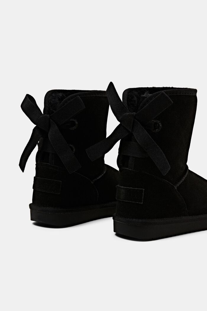 Schnürboots aus Veloursleder