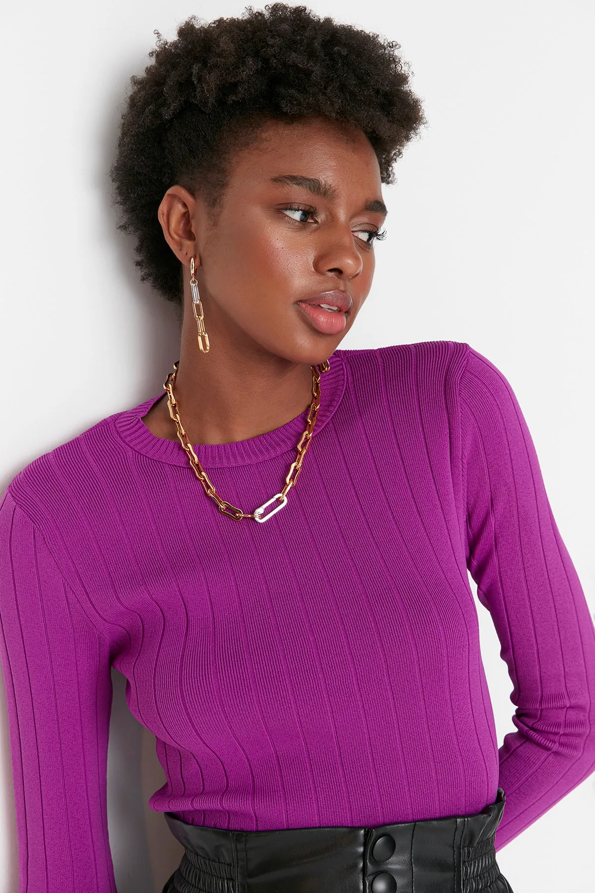 Trendyol Collection  Lila Basic Strickpullover mit Rundhalsausschnitt TWOAW23KZ01249