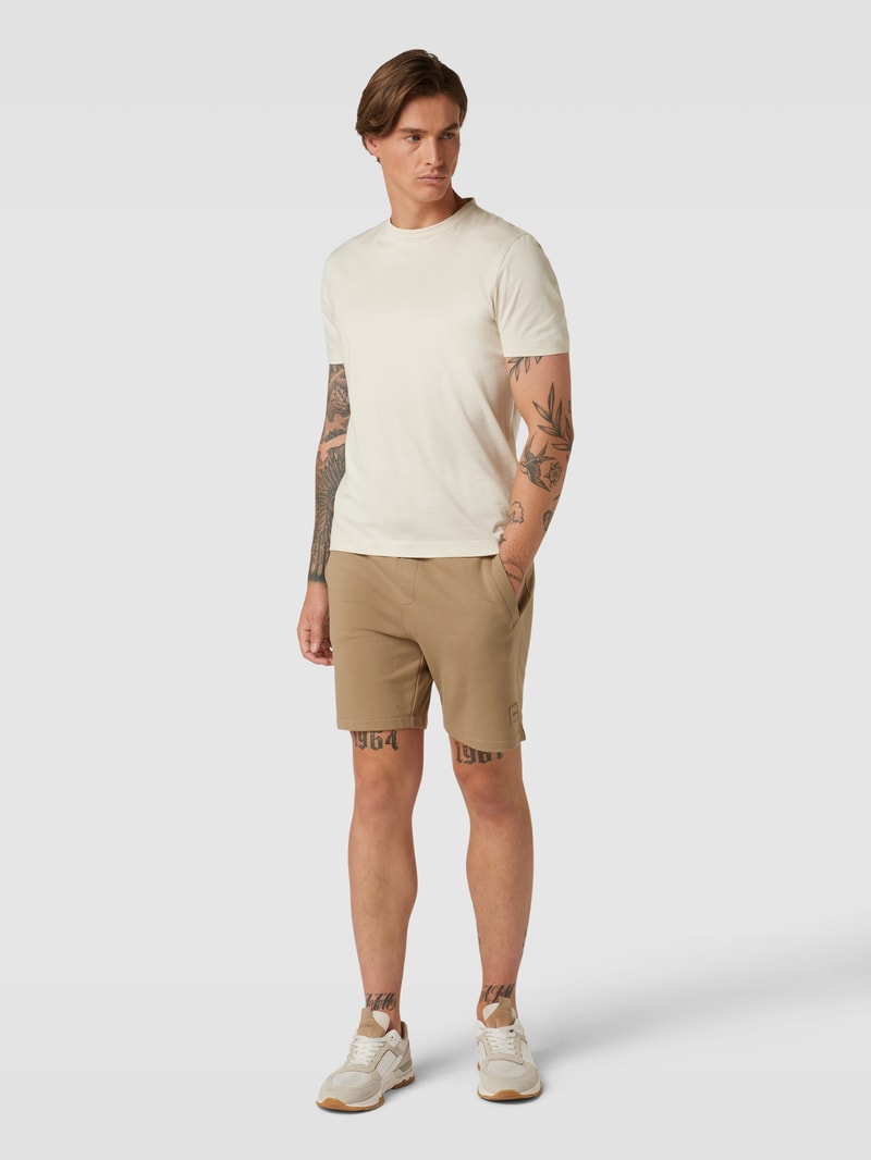 Sweatshorts mit Label-Patch Modell 'Diz' in camel
