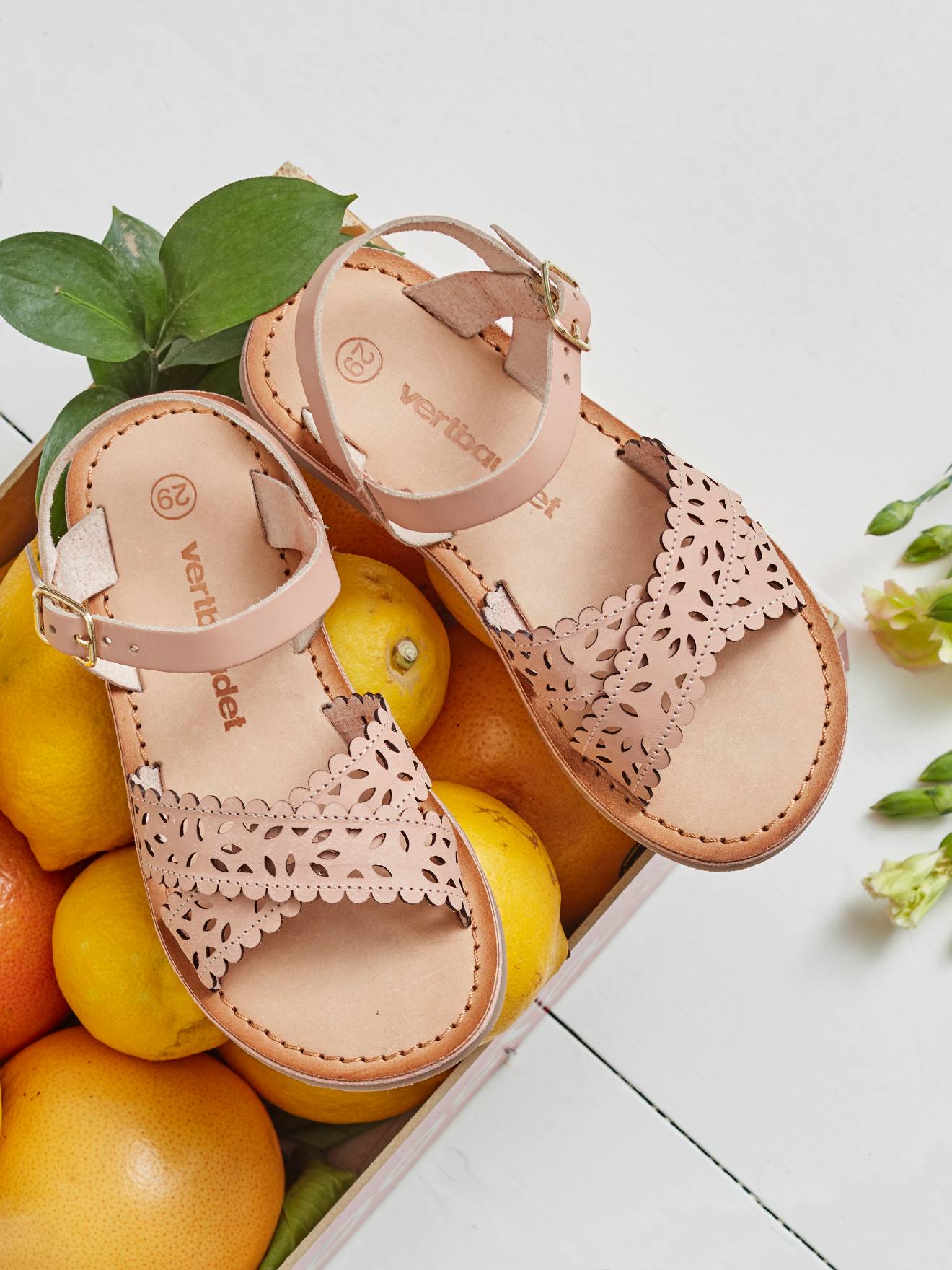 Sandales cuir tannage végétal fille sauge
