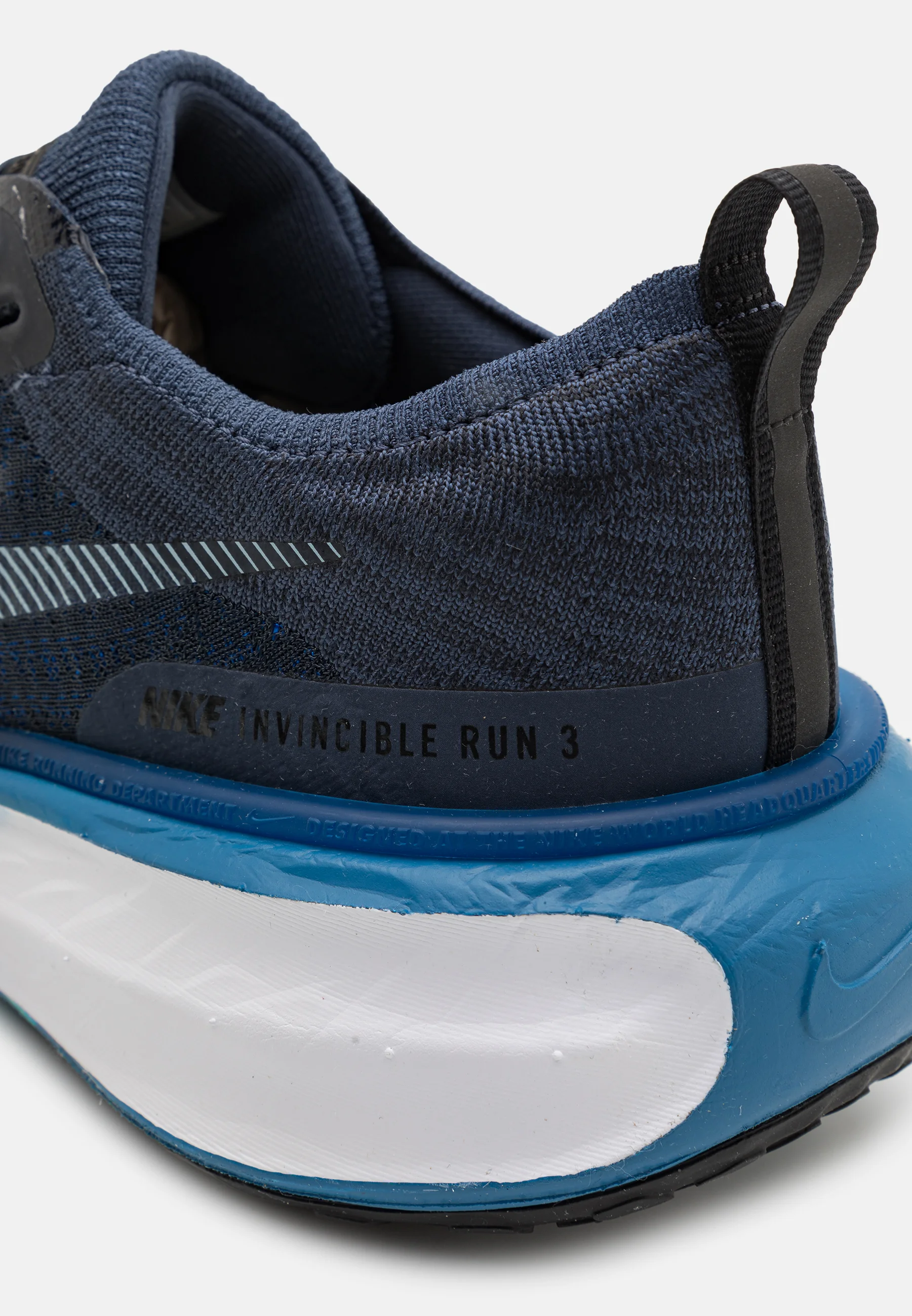Nike Performance ZOOMX INVINCIBLE RUN FK 3 - Zapatillas de running neutras