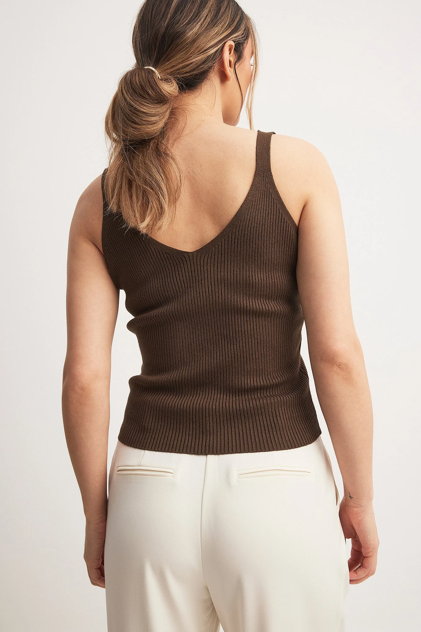 Strickripp-Oberteil mit tiefem Rückenausschnitt