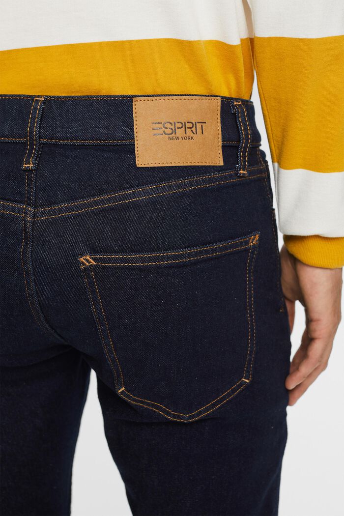 Recycelt: Jeans in schmaler Passform