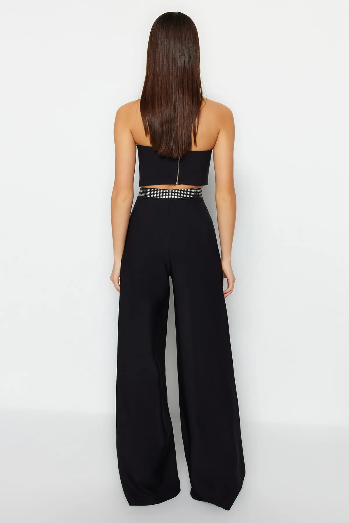 Trendyol Collection  Schwarze Hose mit Steingürtel und detailliertem Gürtel TPRSS23PL00042