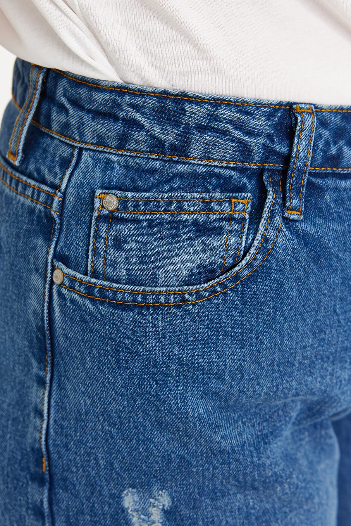 Trendyol Curve  Hellblaue, weit geschnittene Jeans mit hoher Taille TBBAW24CJ00069