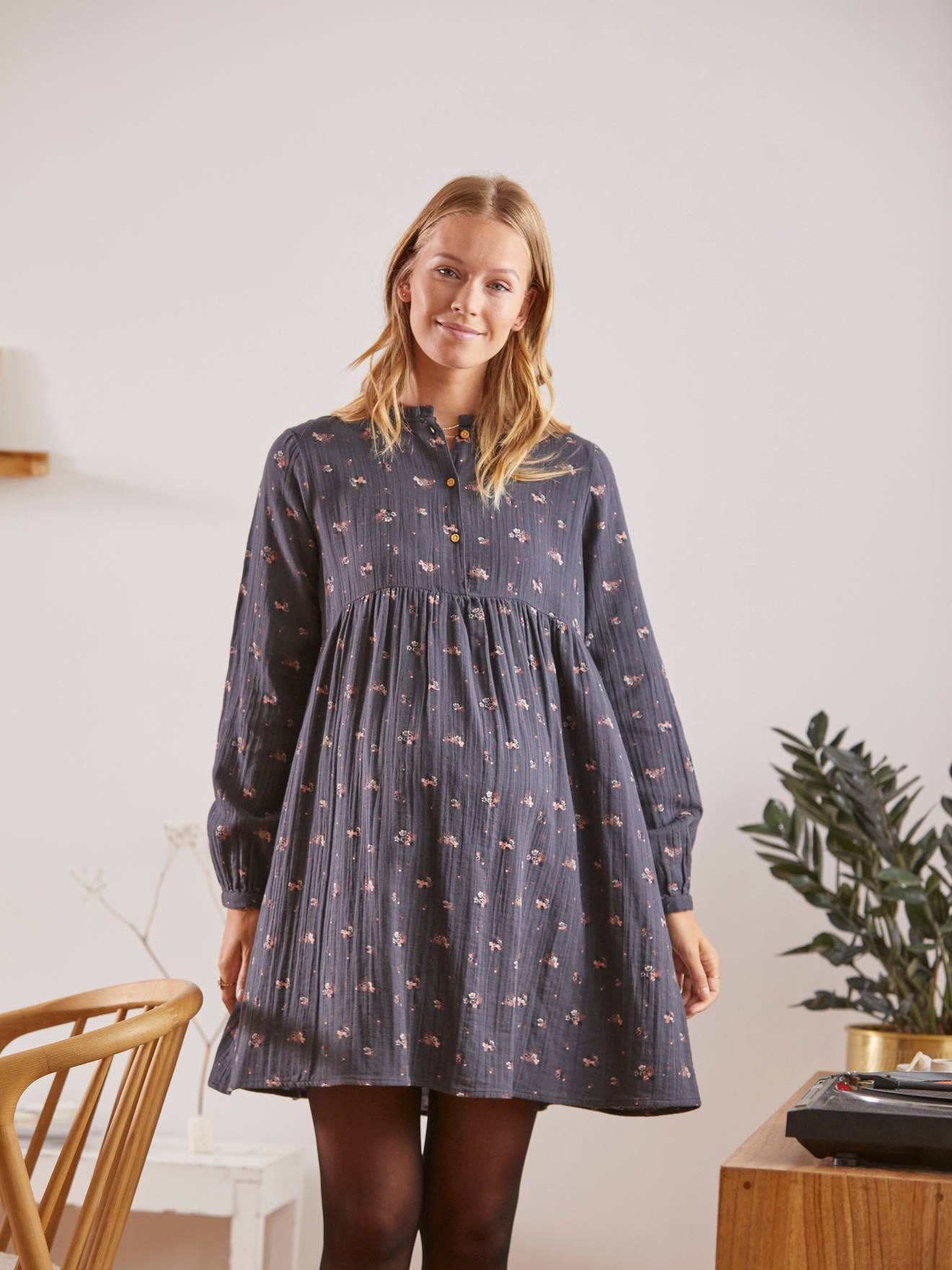 Robe imprimée gaze de coton grossesse et allaitement gris avec motif