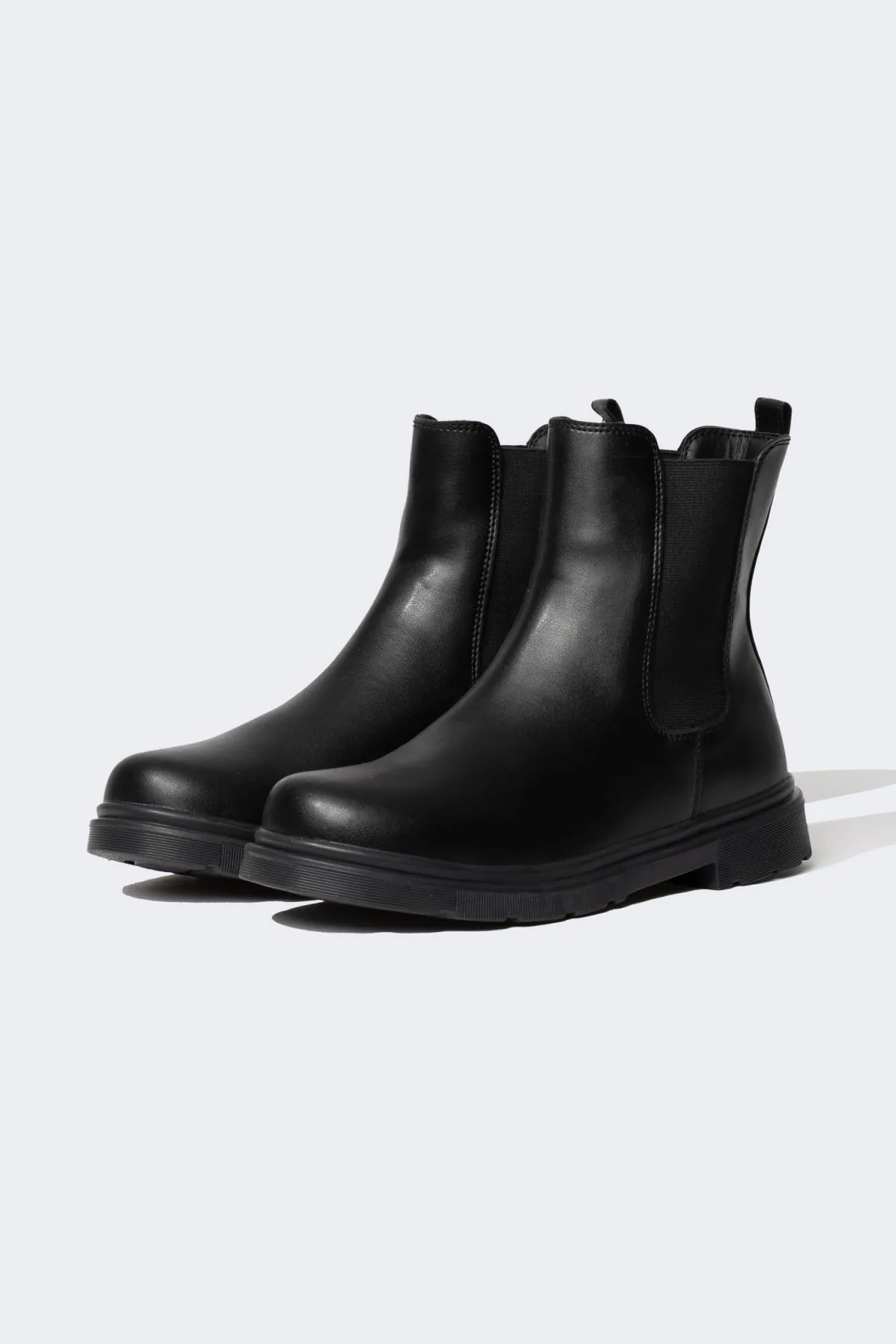 DeFacto  Damenstiefel aus Kunstleder mit flacher Sohle