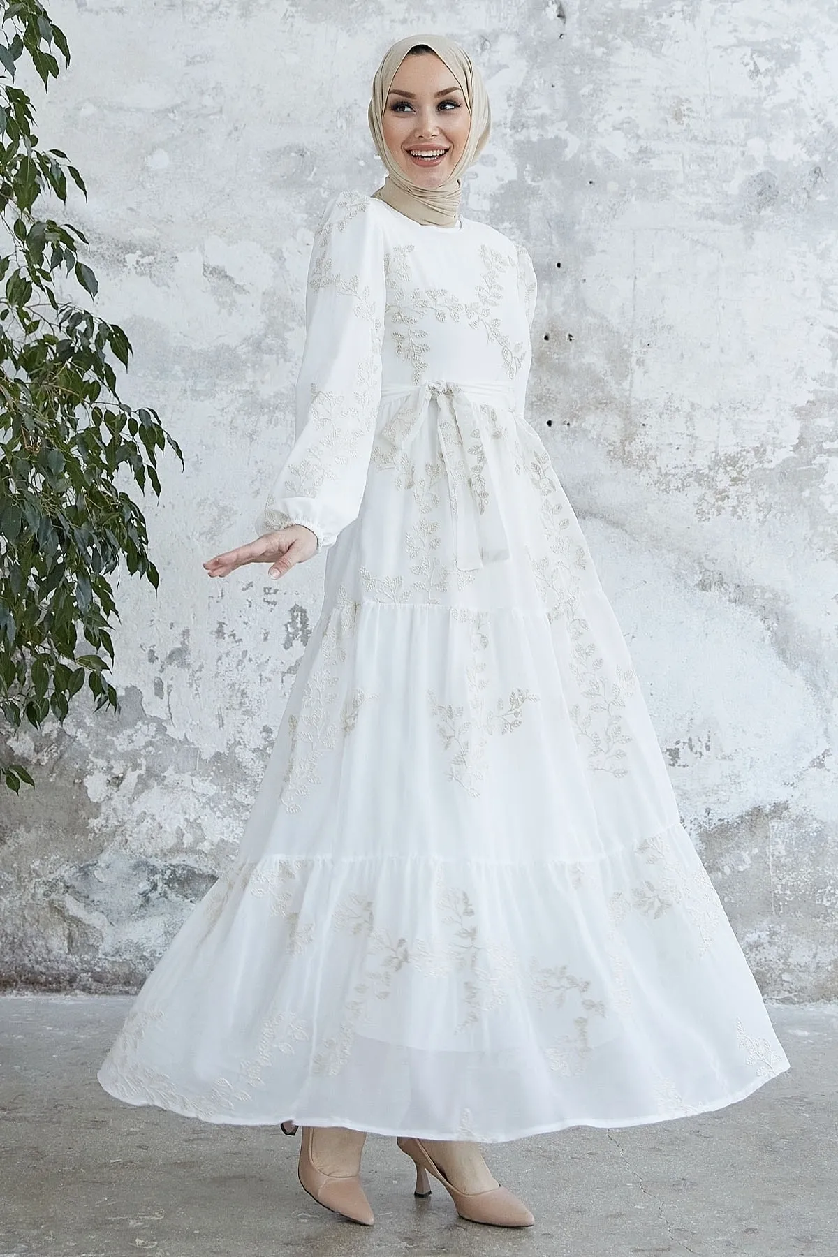 InStyle  Miles Leaf besticktes Chiffonkleid – Weiß