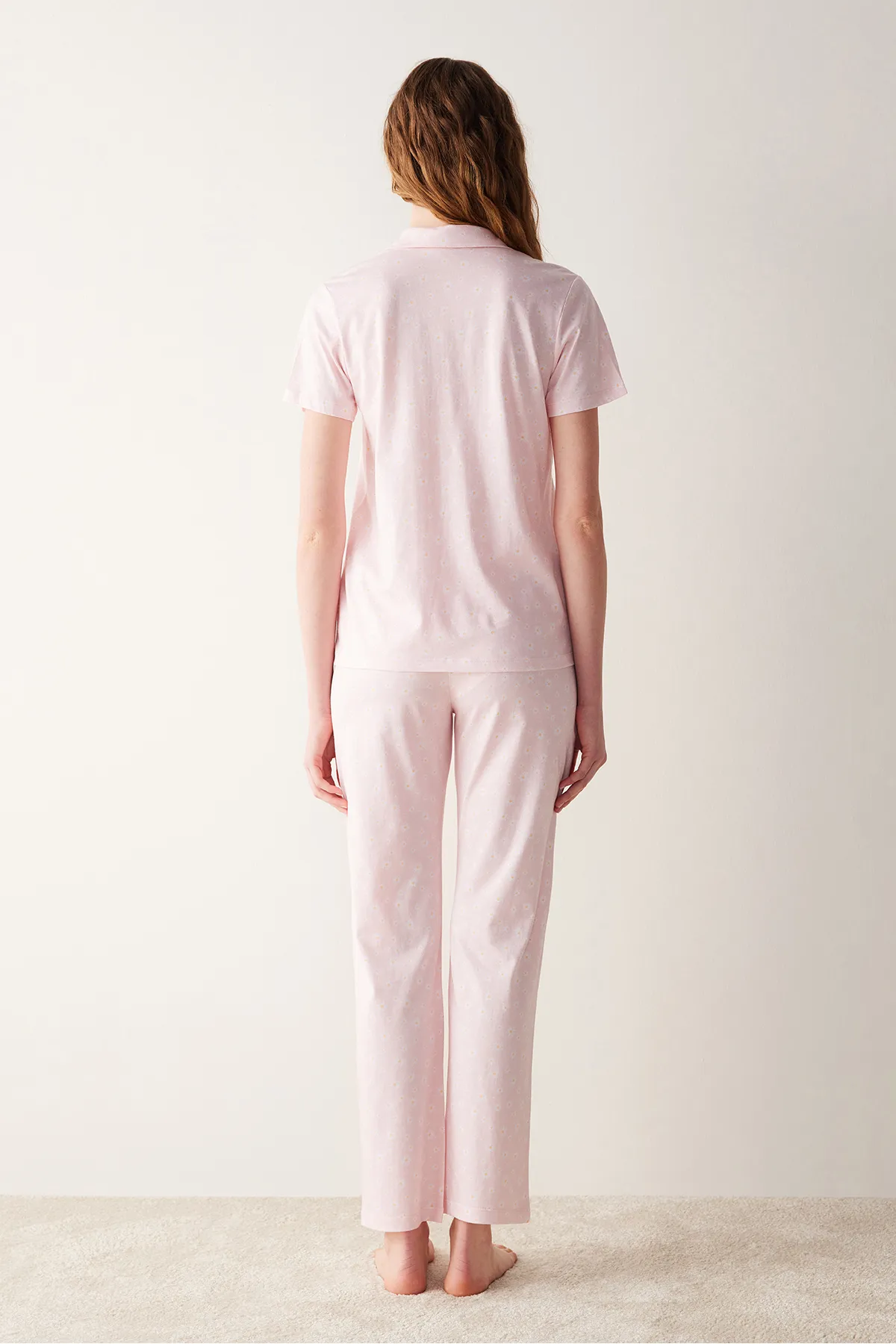 Penti  Base Niedliches Pyjama-Set mit rosa Hemd und Hose mit Blumenmuster