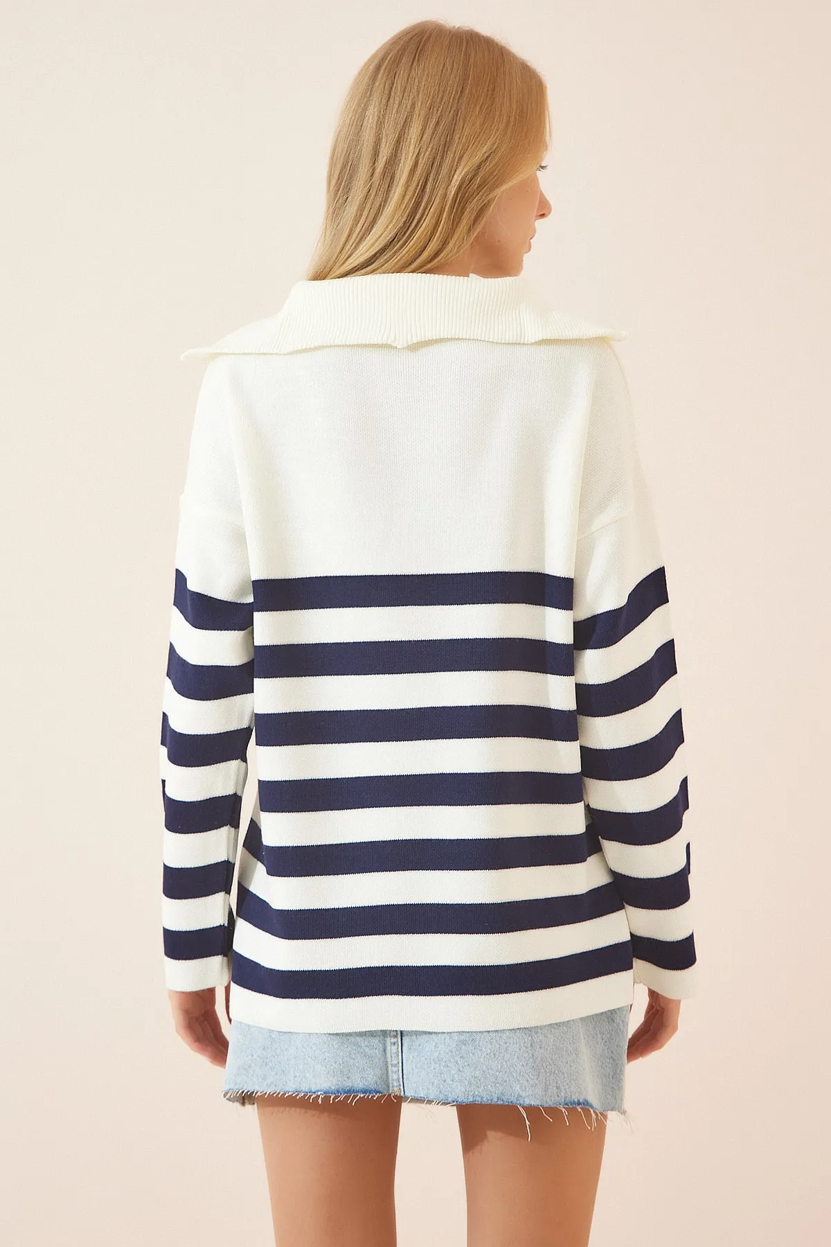 Happiness İstanbul  Damen Marineblau Weiß Gestreiftes Oversize Strick-Sweatshirt mit Reißverschluss Stehkragen BV00009