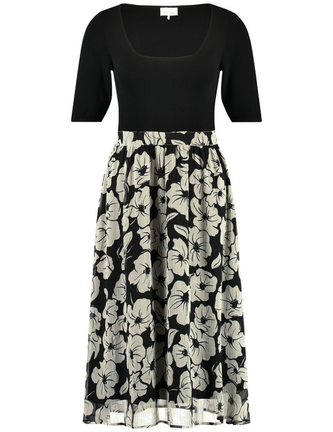 Kleid mit geblümtem Rockteil