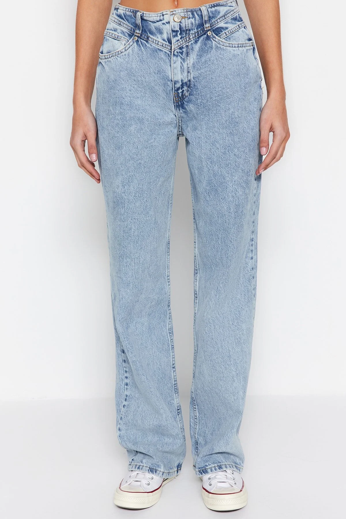 Trendyol Collection  Blaue Jeans mit hoher Taille und weitem Bein und Detail TWOSS21JE0385
