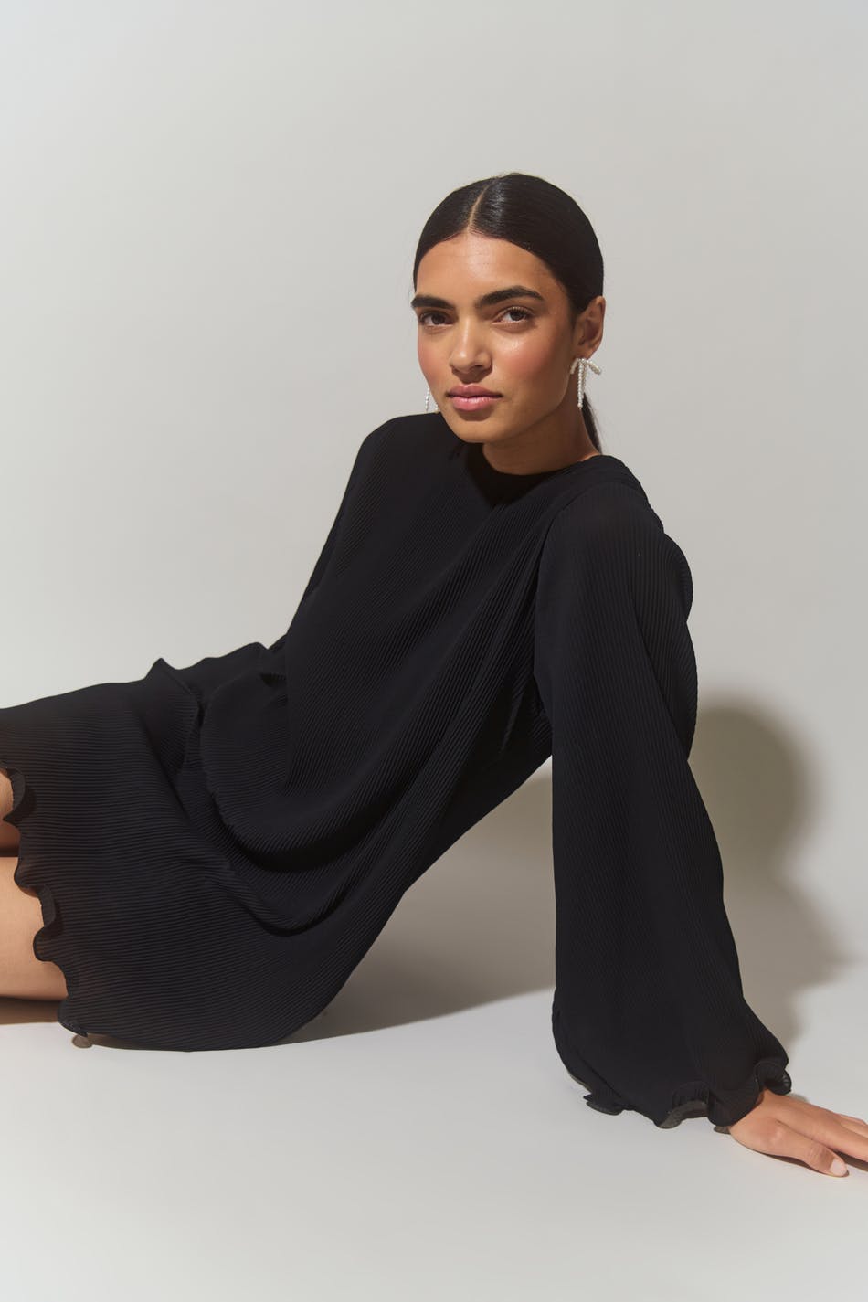 Pleated wave edge mini dress