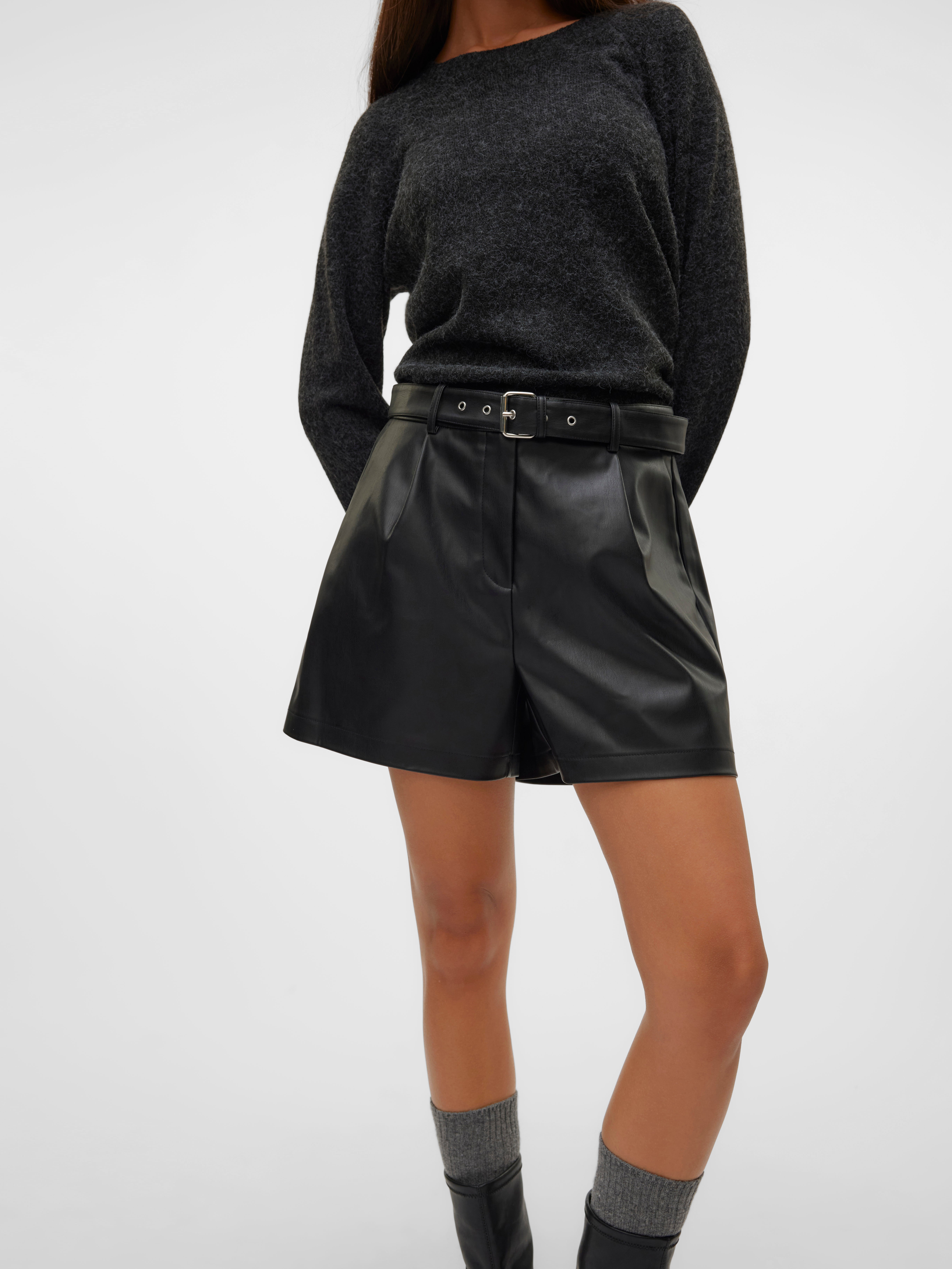 VMCAIAELLY Shorts