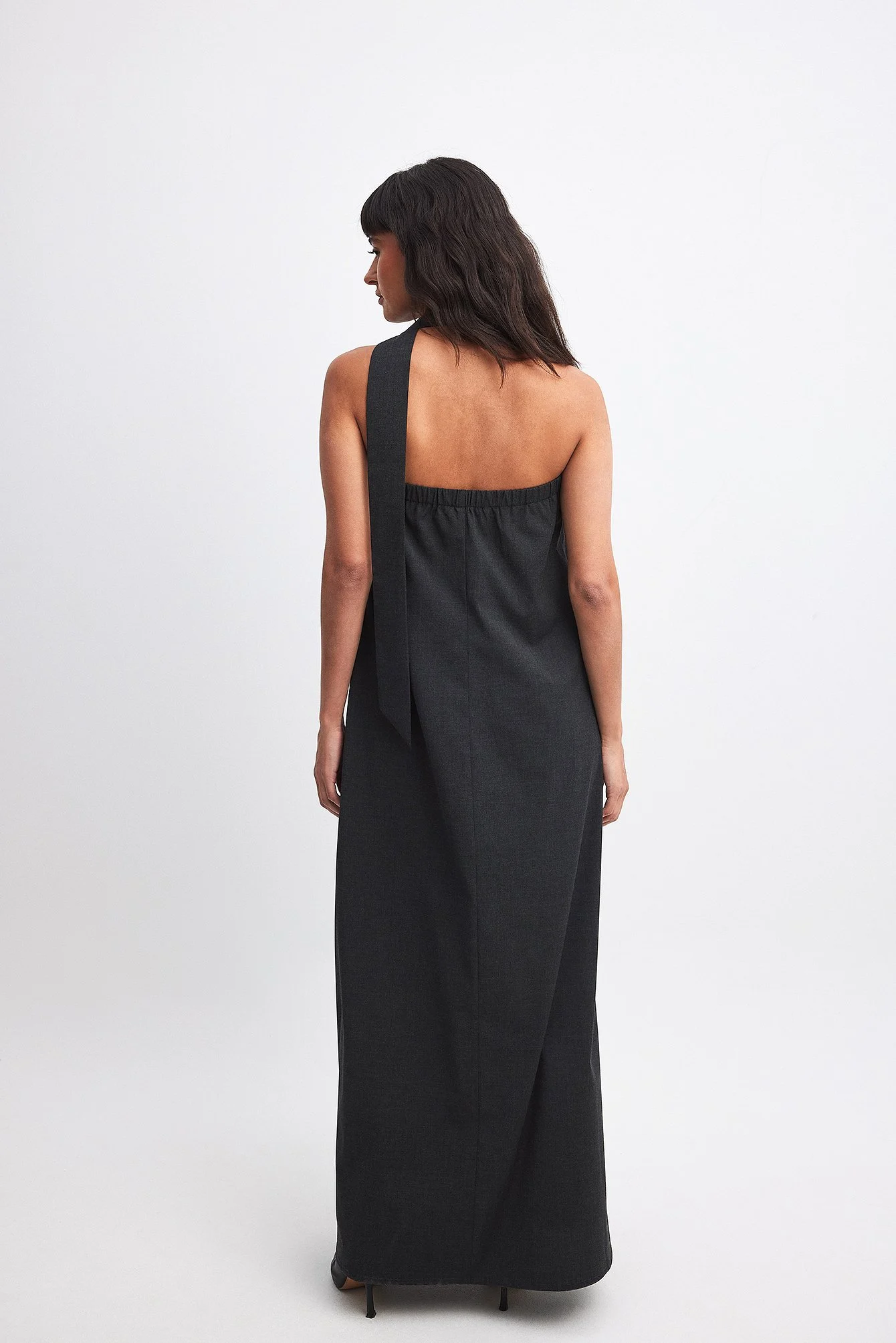 Maxikleid mit Schaldetail