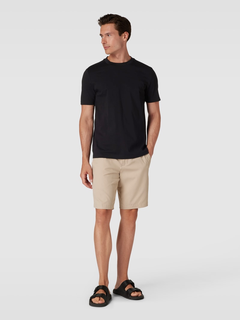 T-Shirt mit geripptem Rundhalsausschnitt in schwarz