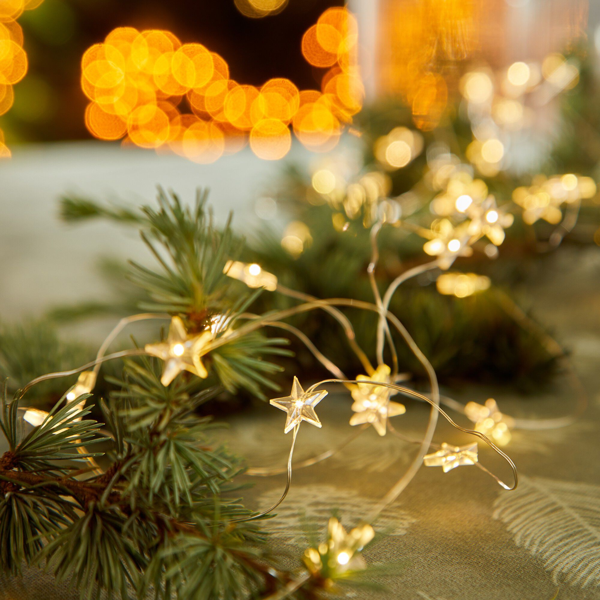 Guirlande fines étoiles lumineuses