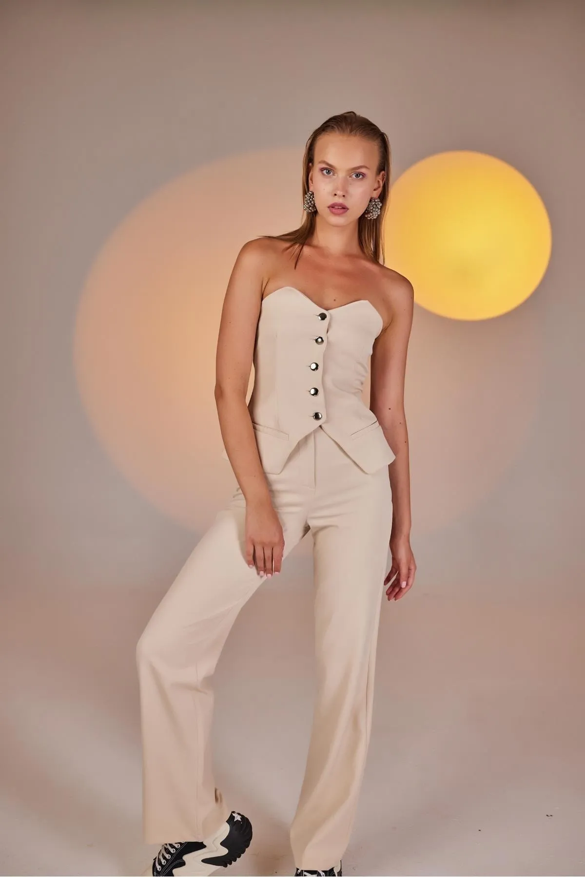 HOLLY LOLLY  Panky-Hose aus Stoff mit hoher Taille und Knopfverschluss in Beige