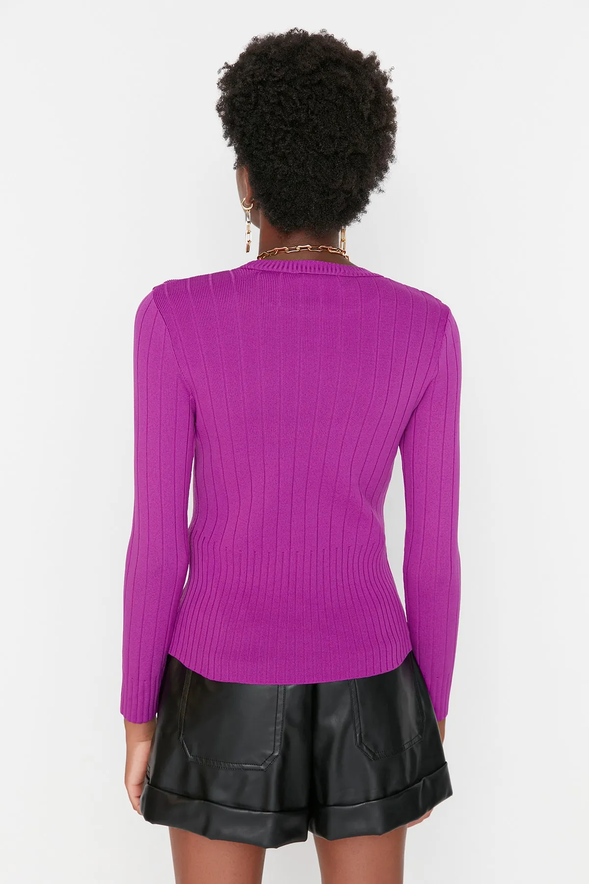 Trendyol Collection  Lila Basic Strickpullover mit Rundhalsausschnitt TWOAW23KZ01249