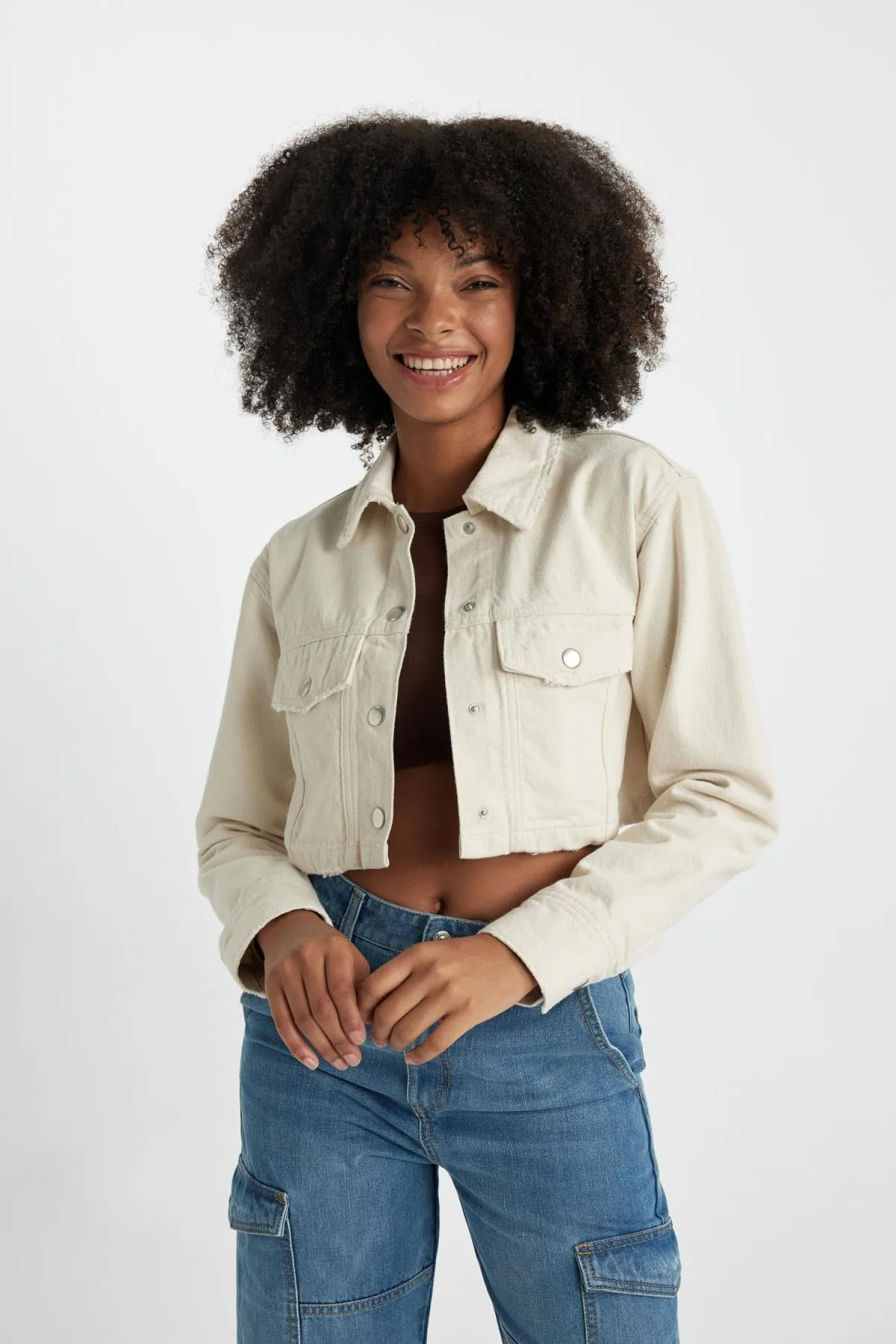 DeFacto  Kurze Gabardine-Hemdjacke im Oversize-Schnitt B4208ax23au