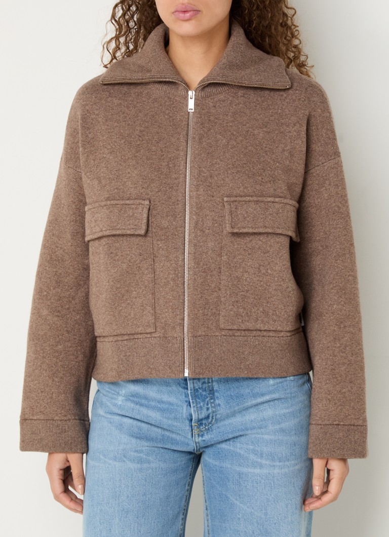 Cardigan Joannaa di ARMEDANGELS in pregiata maglia di misto lana con tasche applicate.