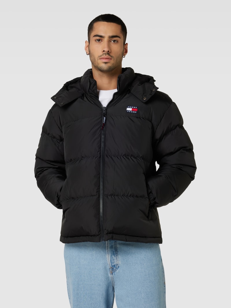 Steppjacke mit Label-Patch Modell 'ALASKA' in schwarz