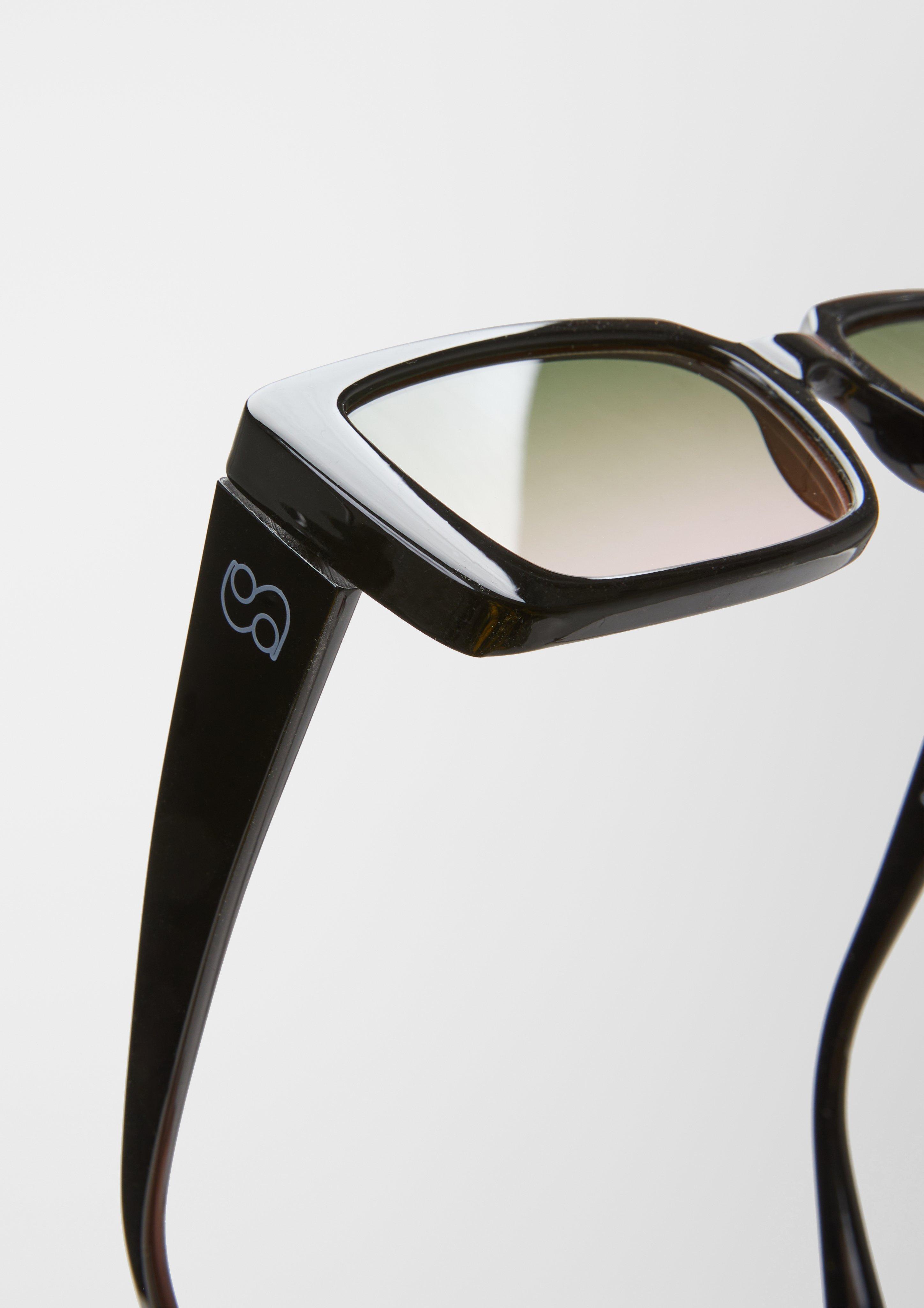 Kantige Sonnenbrille mit breiter Fassung  6008491-600
