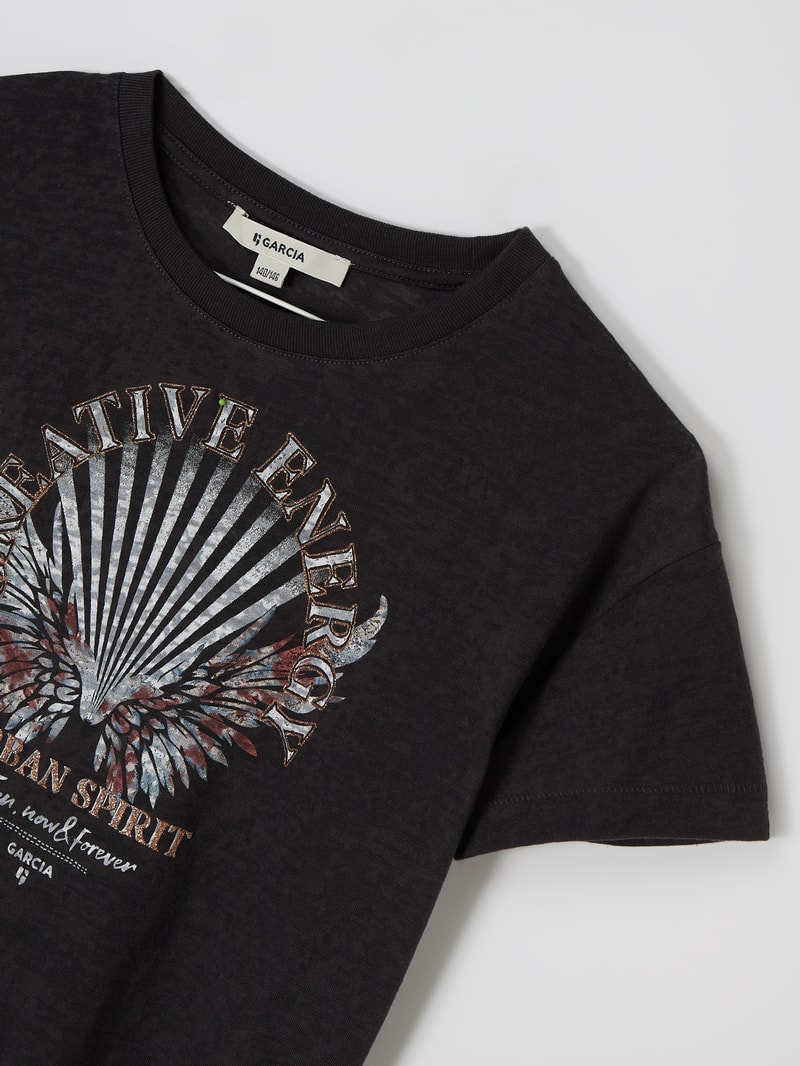 T-Shirt mit Ausbrenner-Effekt in dunkelgrau