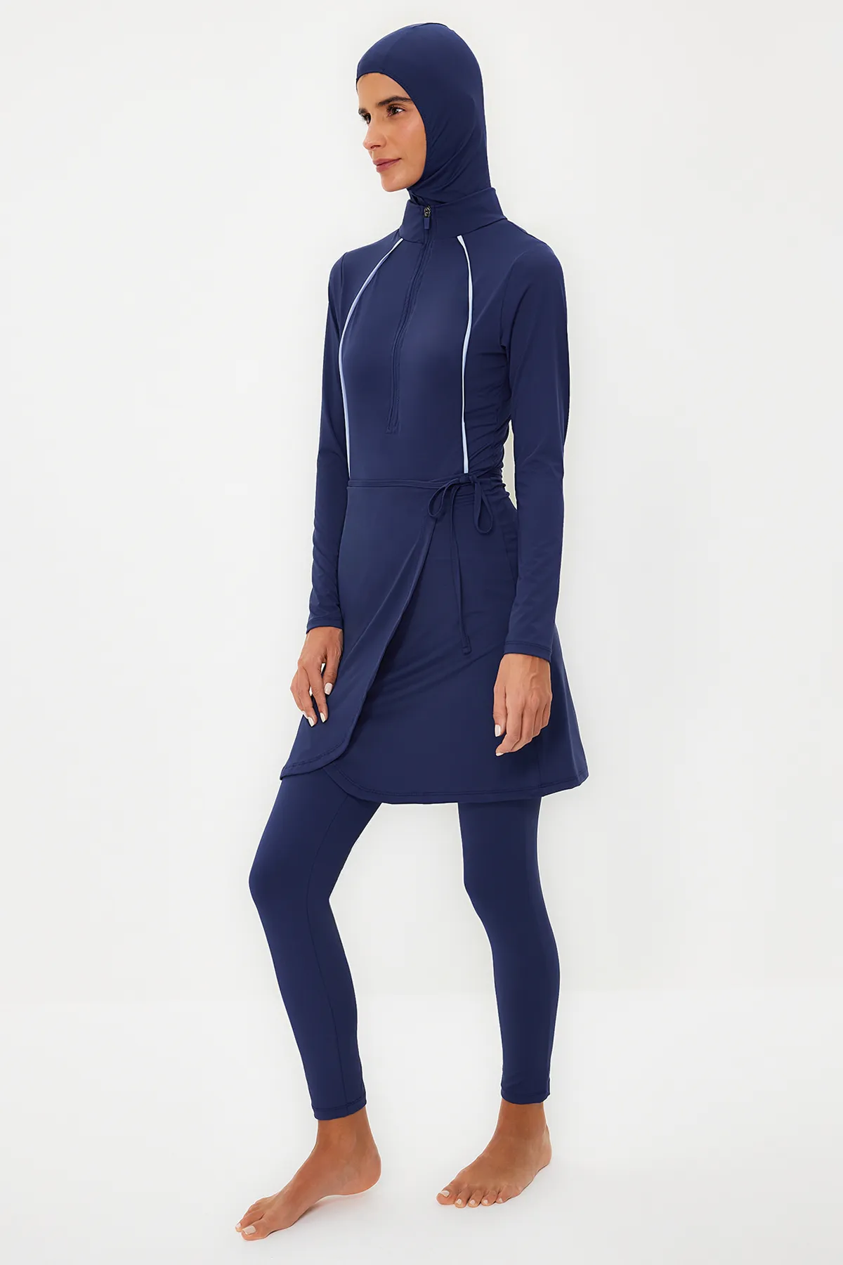 Trendyol Modest  Marineblaues 4-teiliges Surf-Badeanzug-Set mit Streifen und detailliertem Ausschnitt TCTSS22CF0018