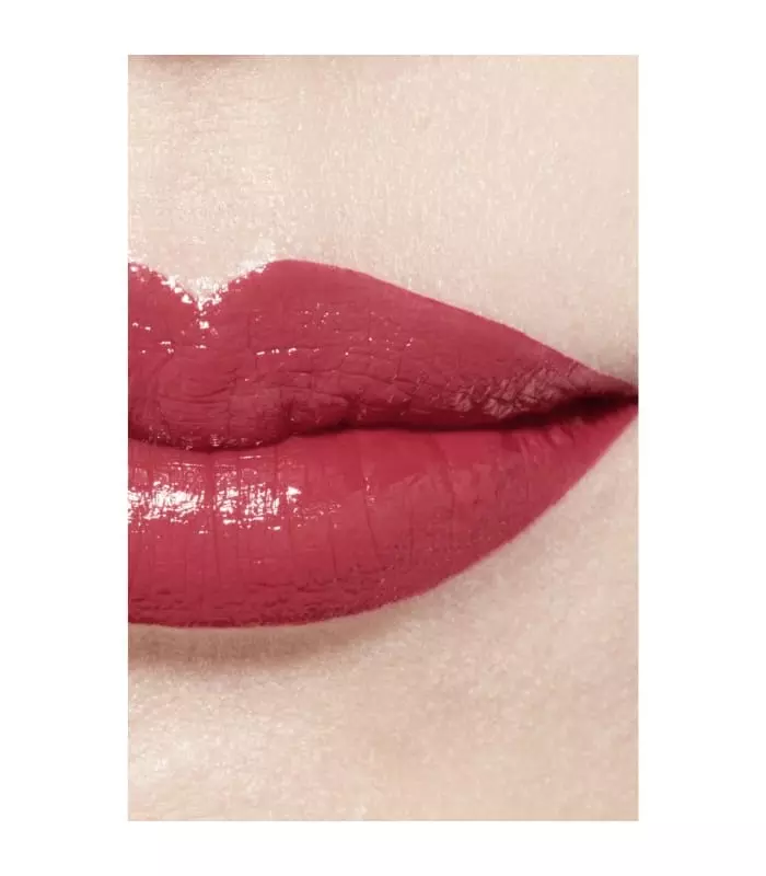 ROUGE COCO BLOOM Le rouge à levrès hydratant et repulpant longue tenue, couleur et brillance intenses