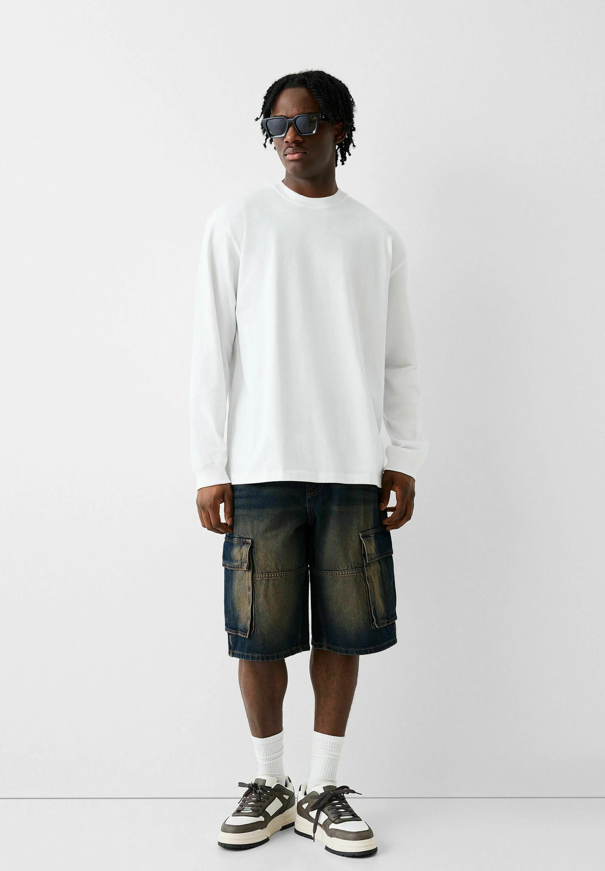 Bershka BAGGY - BERMUDA - Shorts vaqueros