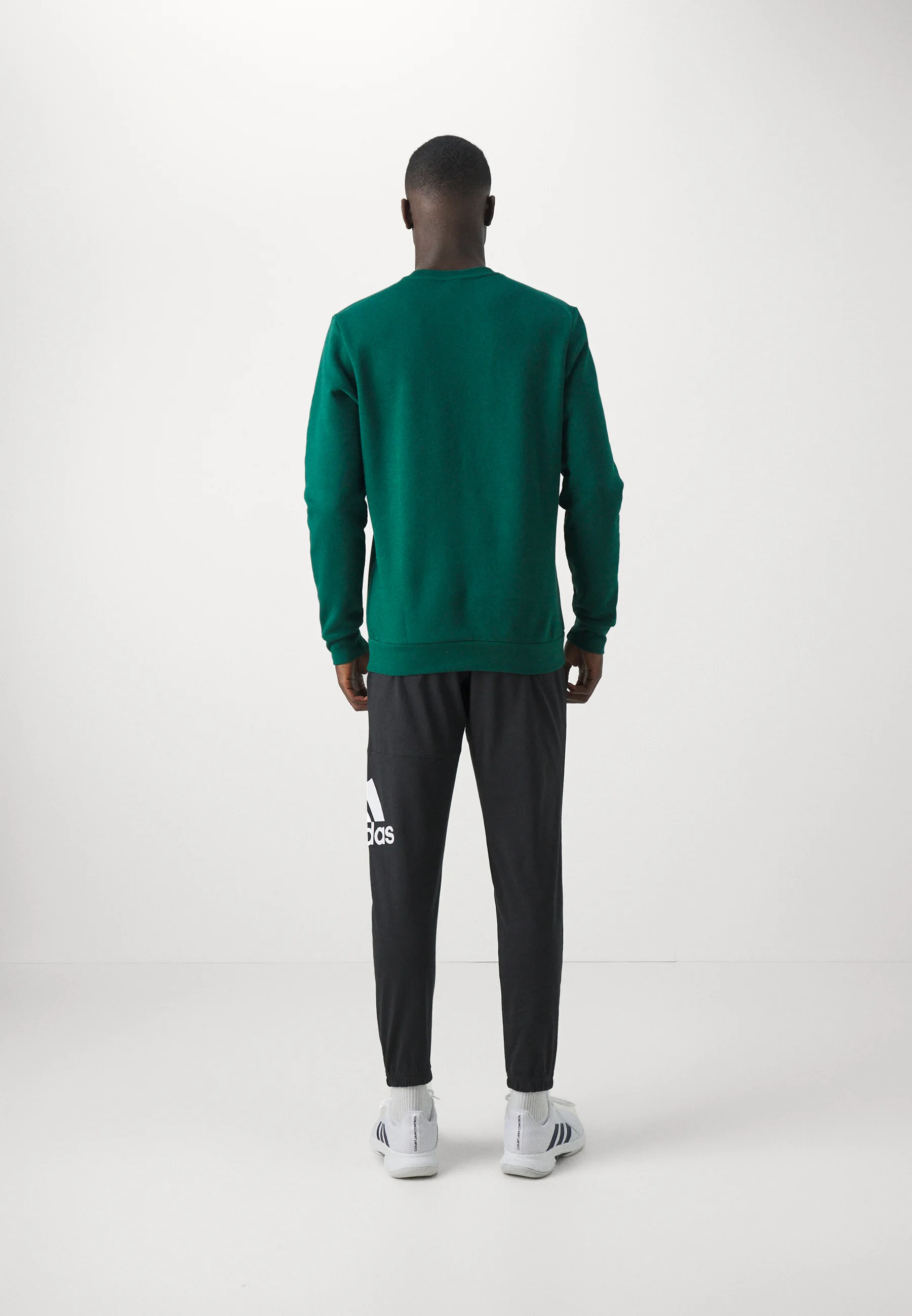 adidas Sportswear ESSENTIALS SINGLE TAPERED PANTS - Pantalones deportivos