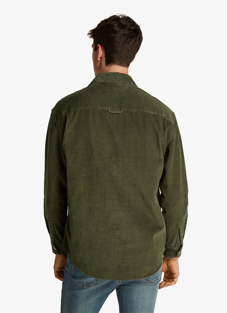 Sobretudo Tommy Hilfiger de veludo cotelê com corte regular e bolsos no peito.