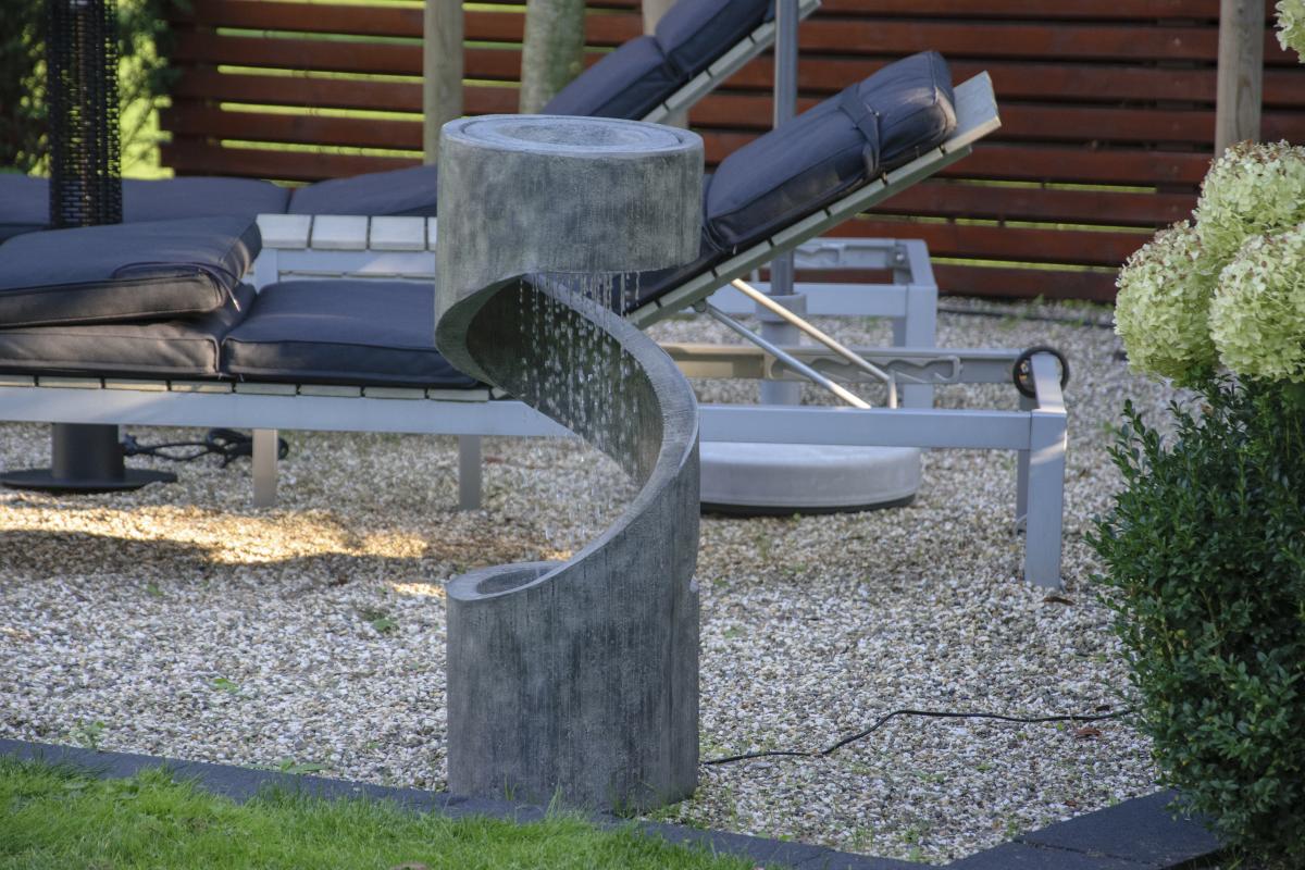dobar Spiralförmiger Design-Gartenbrunnen mit LED´s