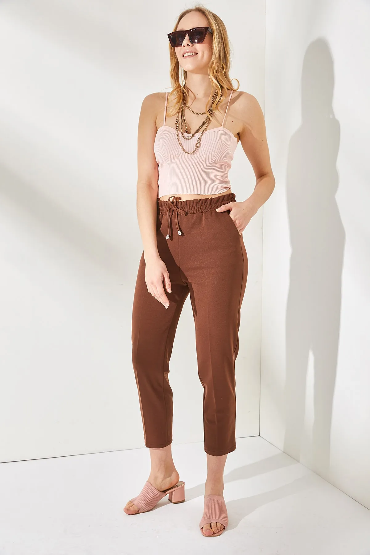 Olalook  Bitter Brown Damen-Karottenhose mit elastischem Bund und Taschen PNT-19000203
