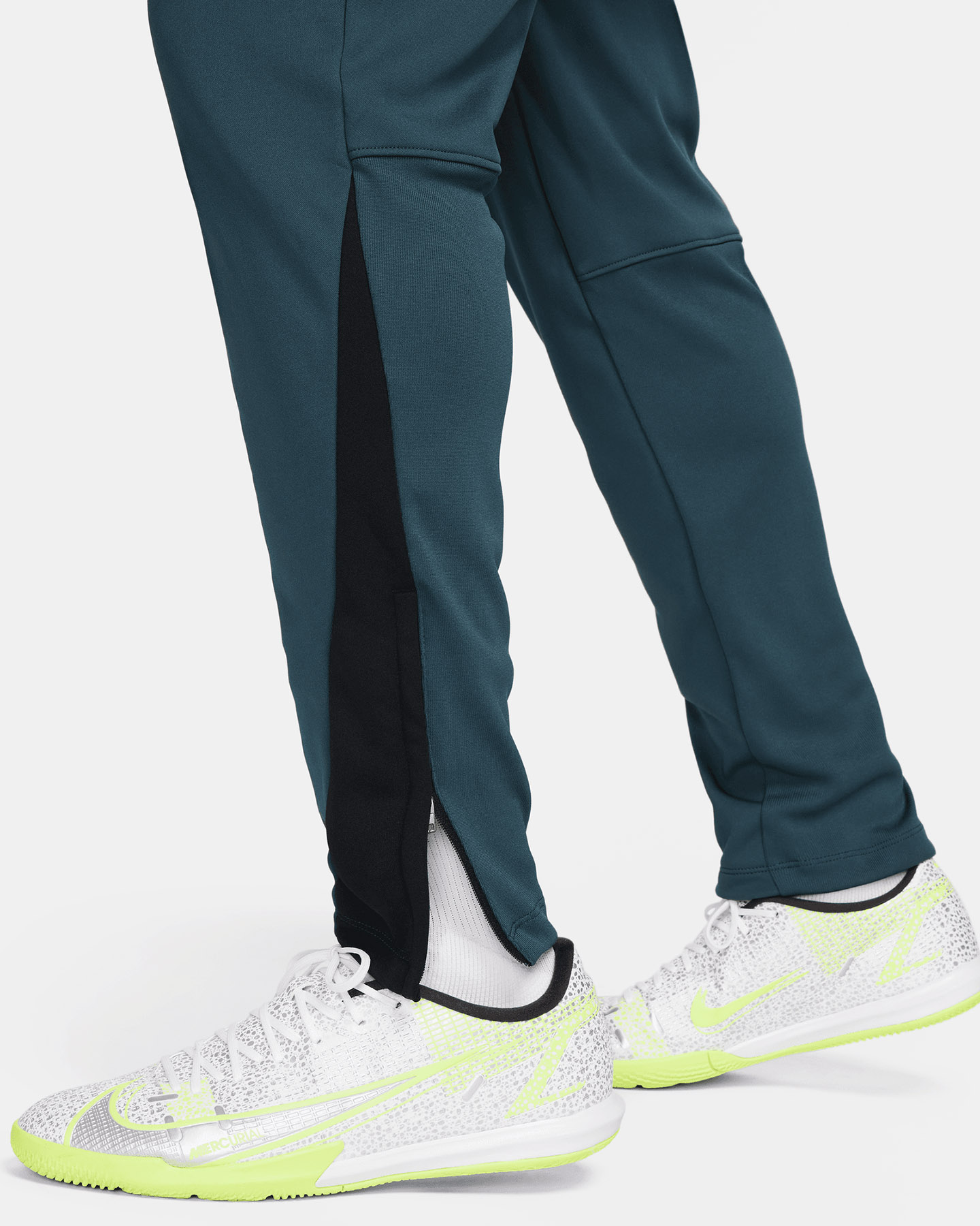 Pantaloncini Calcio Nike Therma Fit Academy Soccer M FB6814-328