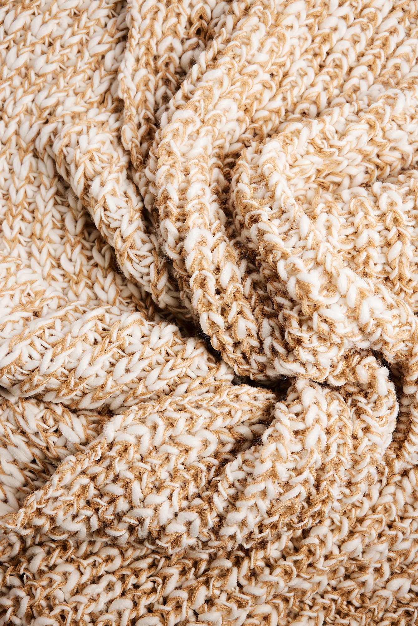 Grob gestrickter Schal