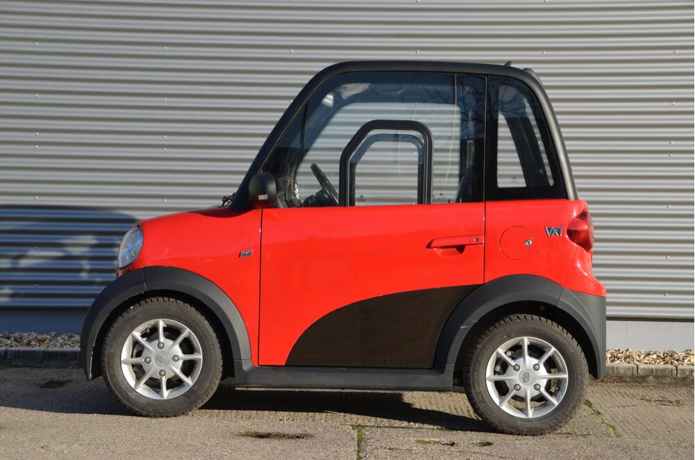 ARI Motors ARI 802 Elektrofahrzeug E-Auto Leichtfahrzeug 80 km/h weiß