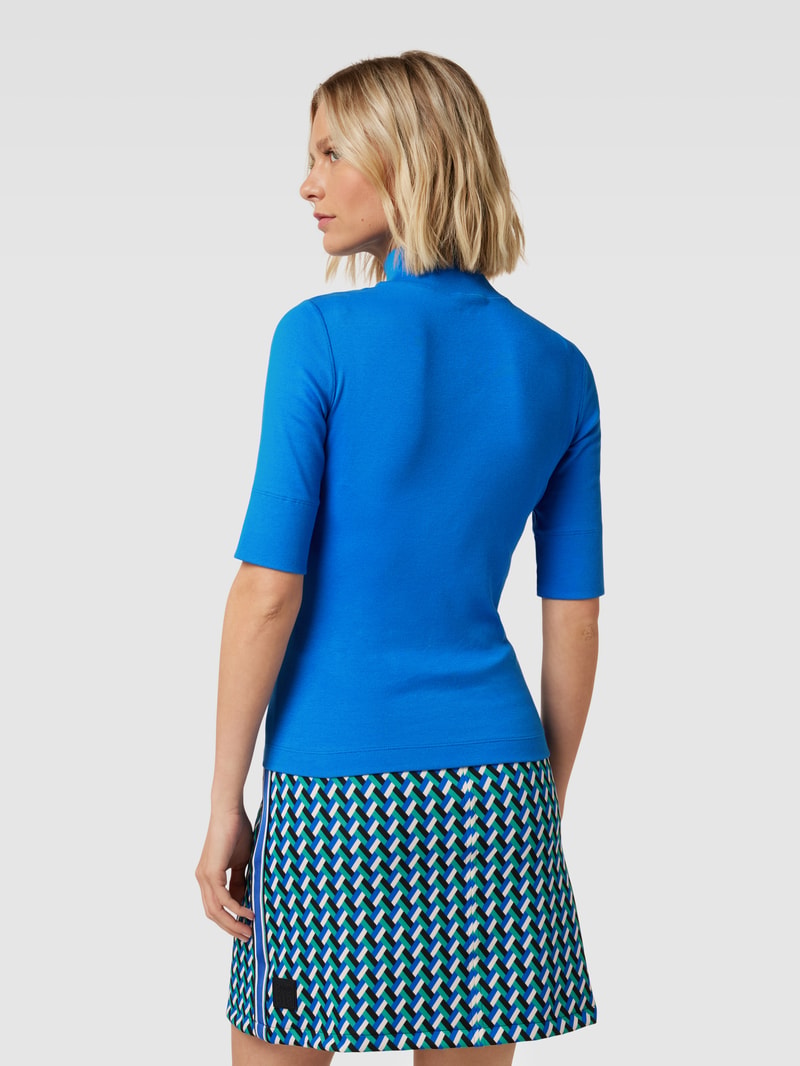 T-Shirt mit Stehkragen in royalblau