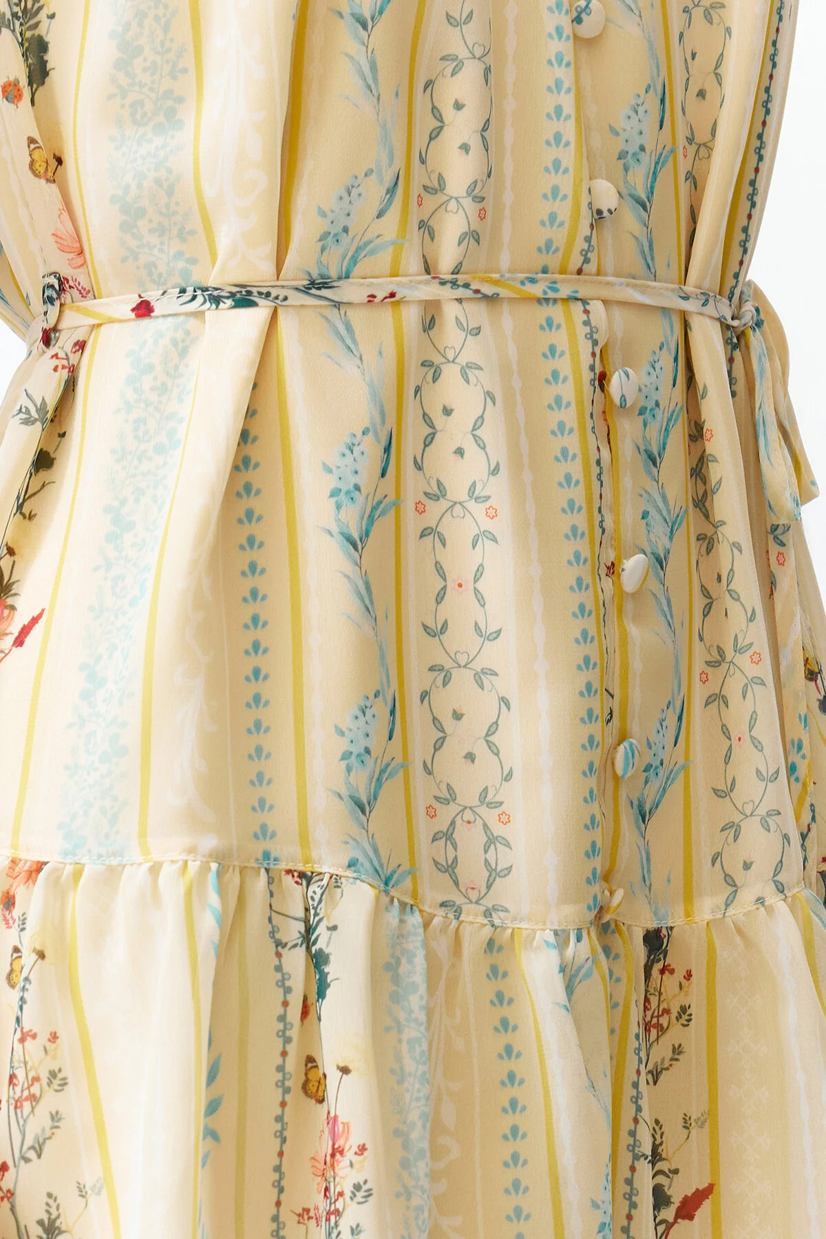 Trendyol Collection  Gelbes mehrlagiges A-Linien-/Glockenform-Minikleid mit Futter aus Webstoff mit Blumendruck TWOSS23EL02056