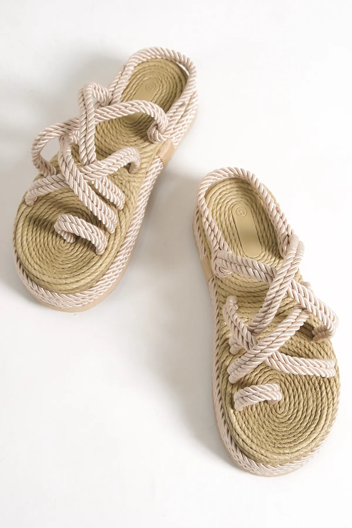 Capone Outfitters  Damen-Sandalen mit Keilabsatz und Schnürung
