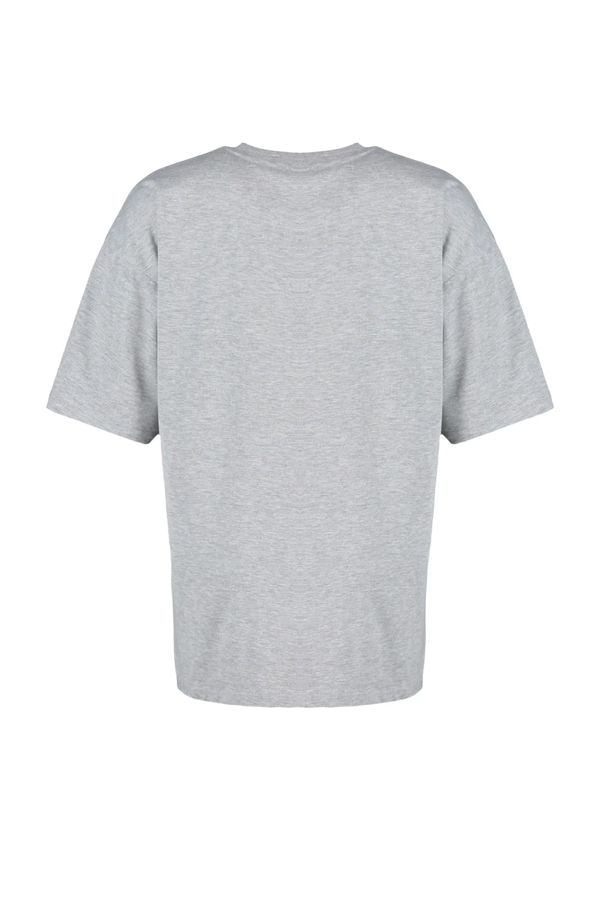 Trendyol Collection  Grau meliertes Premium-Strick-T-Shirt in Übergröße/weiter Passform mit Rundhalsausschnitt TWOSS23TS00040
