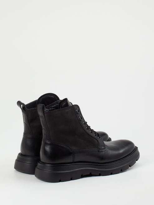 Boots-47010090699 Konstantin Starke