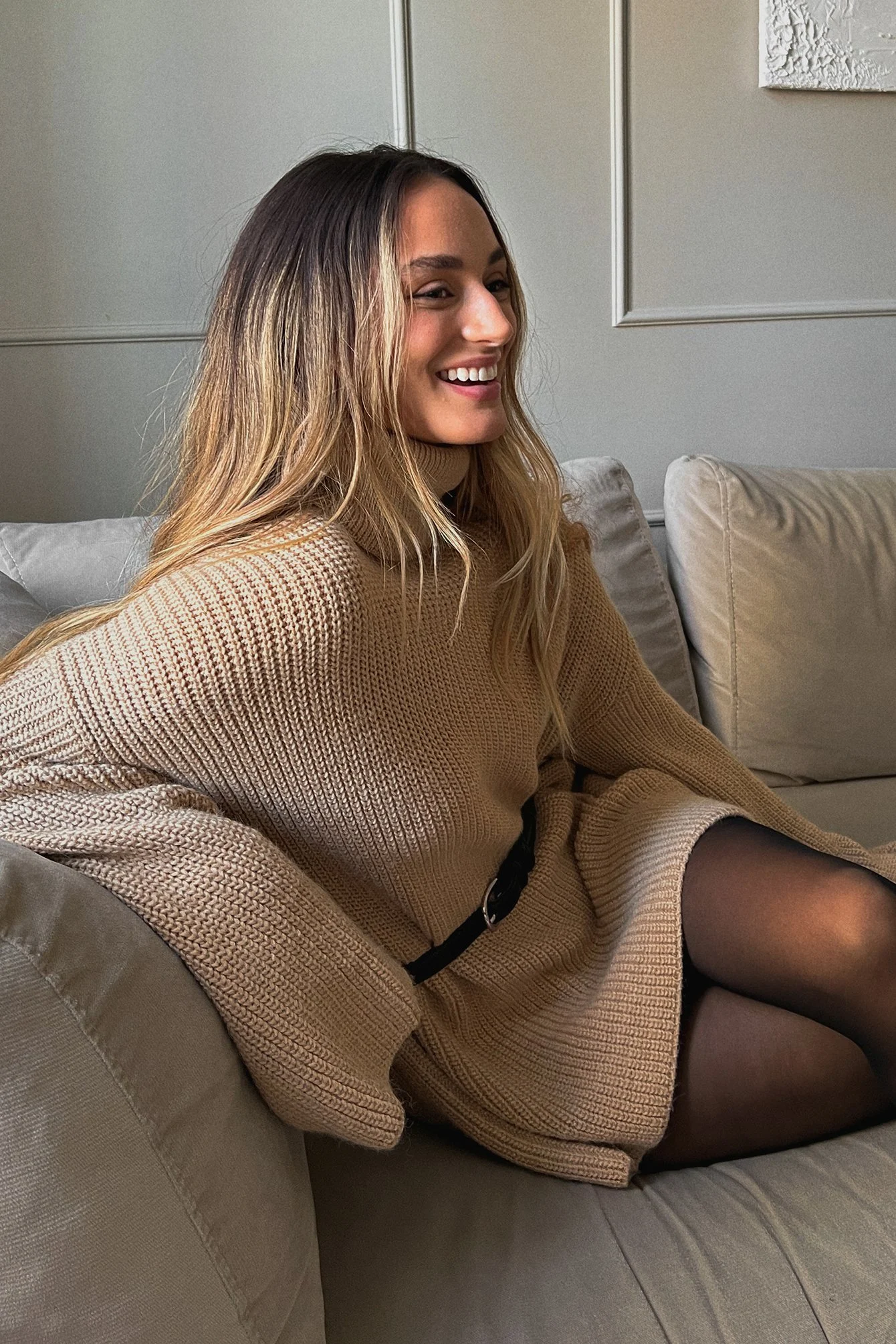 Langer Rollkragen-Strickpullover