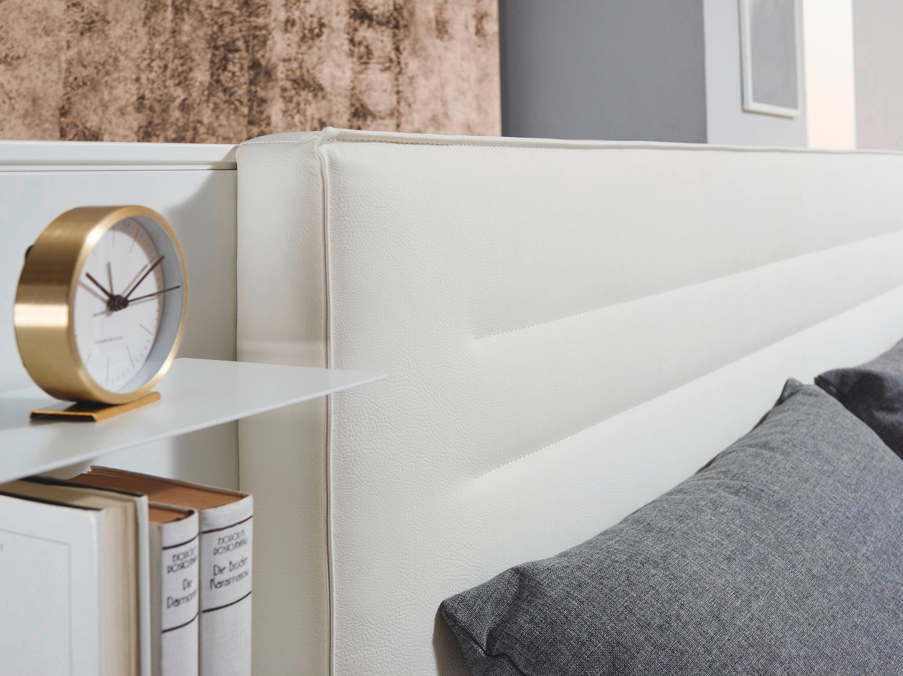 rauch Schlafzimmer-Set Valetta, Schrank, Bett, 2 Nachttische und 2 Paneele, optional mit Beleuchtung