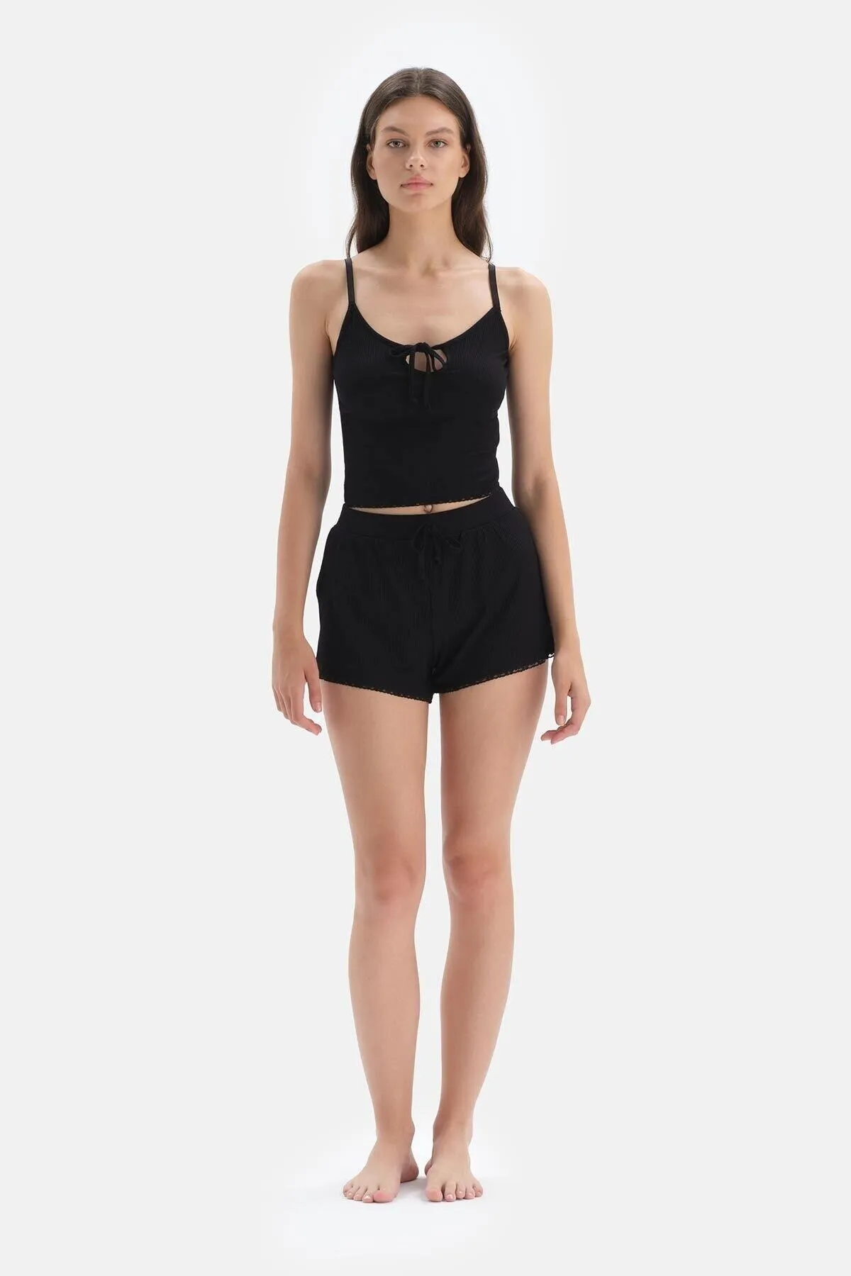 Dagi  Schwarze Pyjamahose aus Viskose-Shorts
