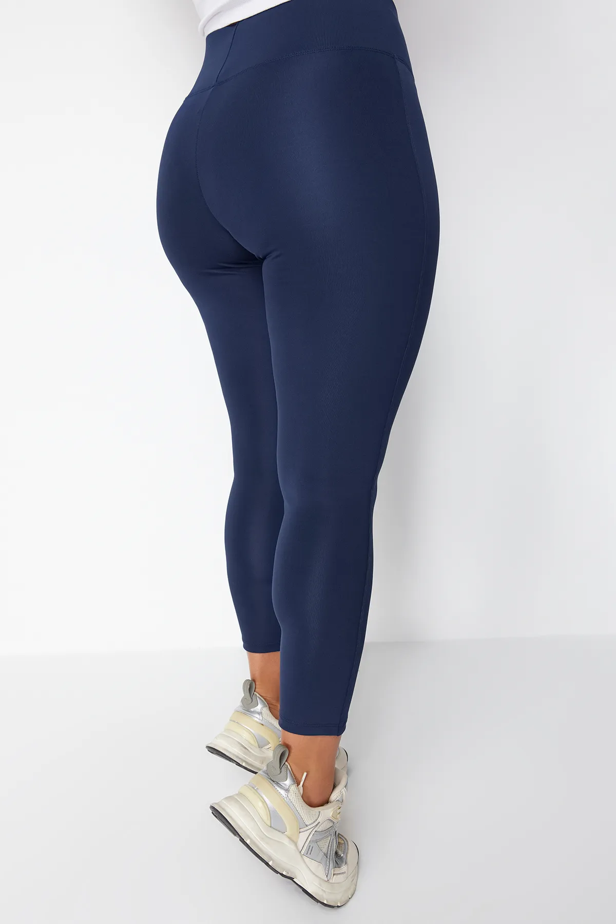 Trendyol Curve  Marineblaue Recovery-Strick-Sportleggings - TBBSS22TY0020