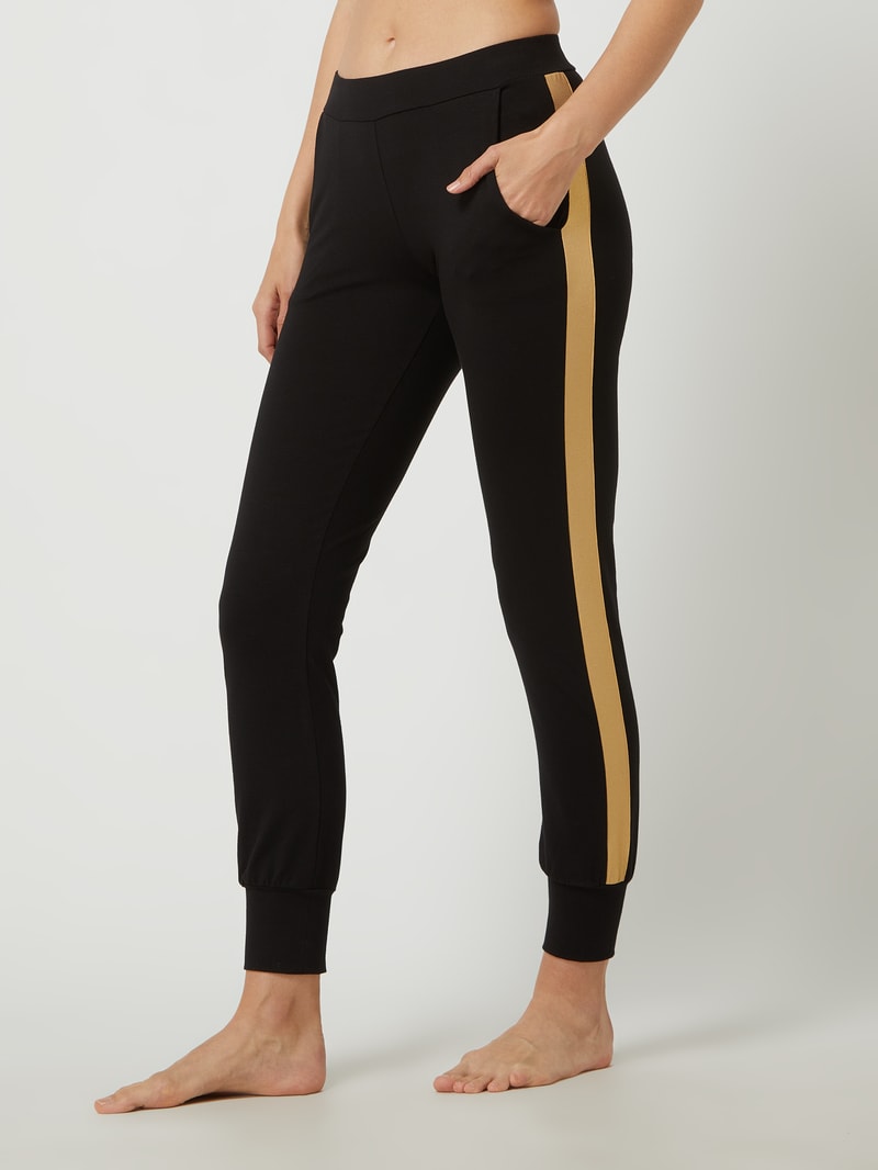 Trackpants mit Stretch-Anteil in schwarz