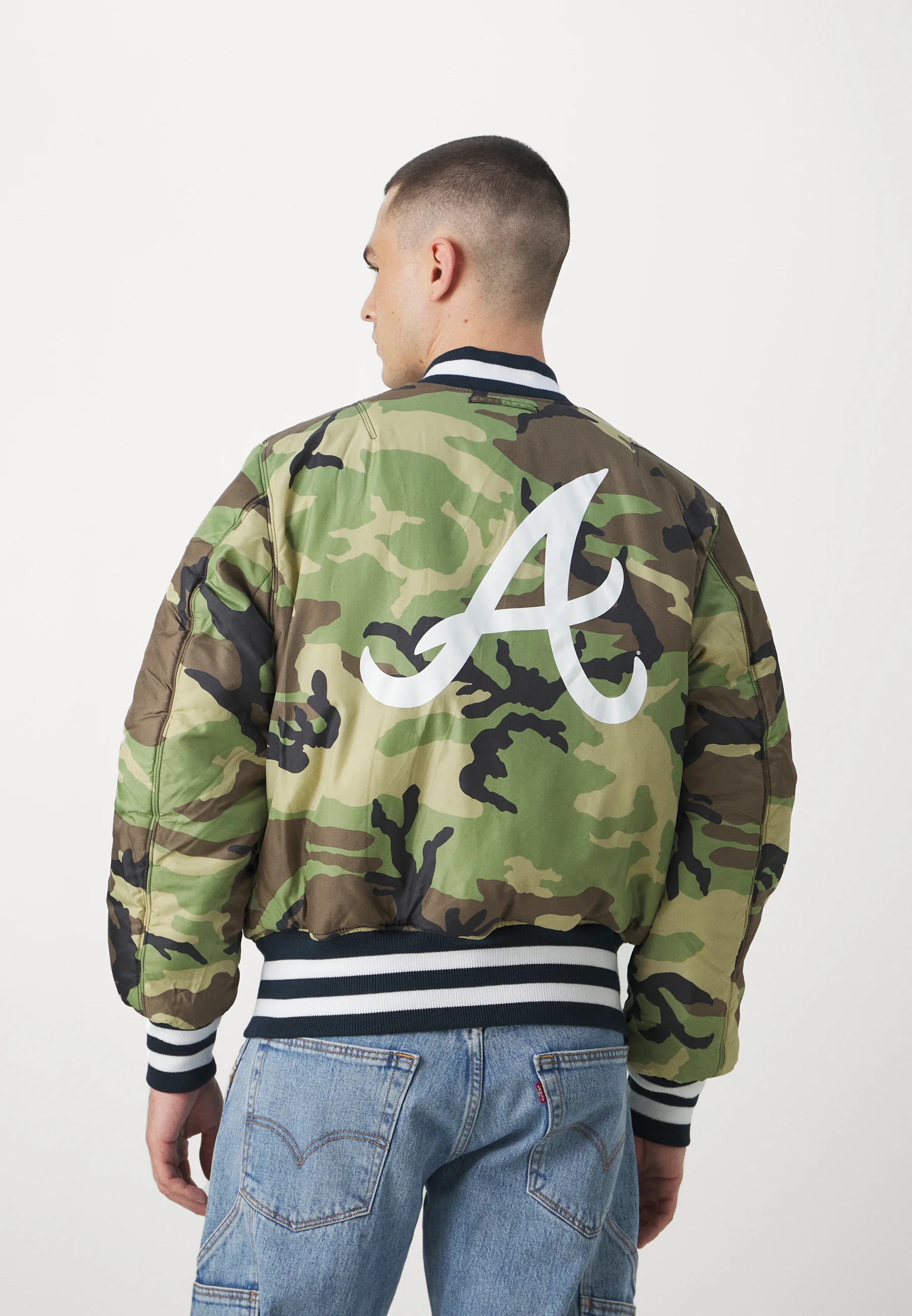 Chaqueta bomber de los Atlanta Braves de la MLB de New Era - Chaqueta de invierno