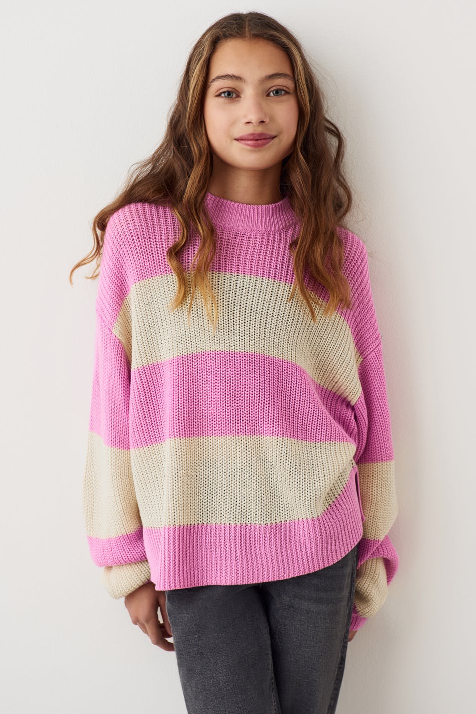 Y knitted slit sweater